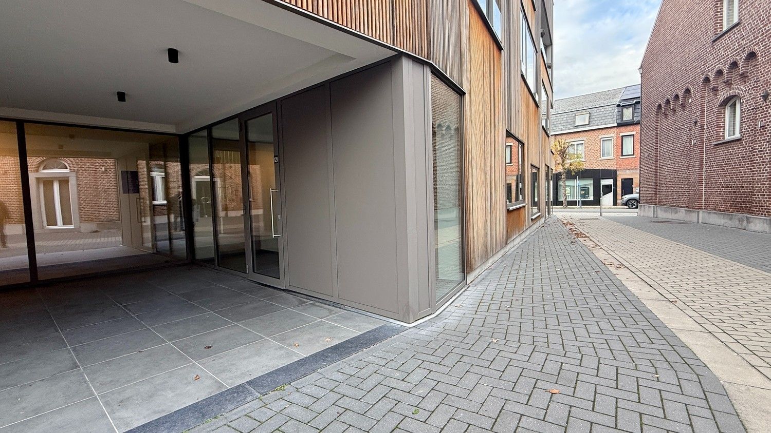 Modern gelijkvloers appartement met 1 slaapkamer en ruim terras/tuin in hartje Lanaken foto 15