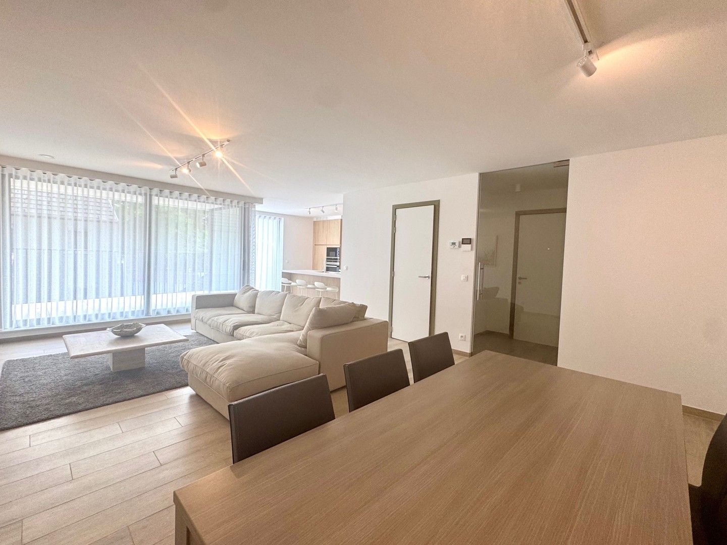 Luxueus wonen in hartje Zwevegem! foto 3