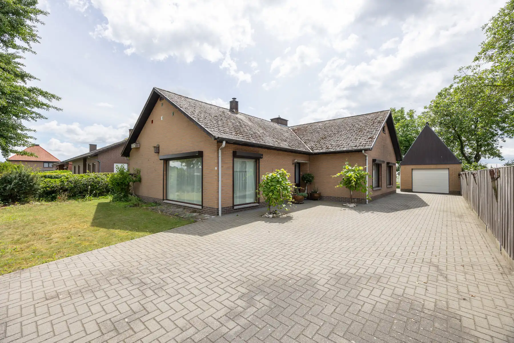 Huis te koop foto {{pictureIndex}}