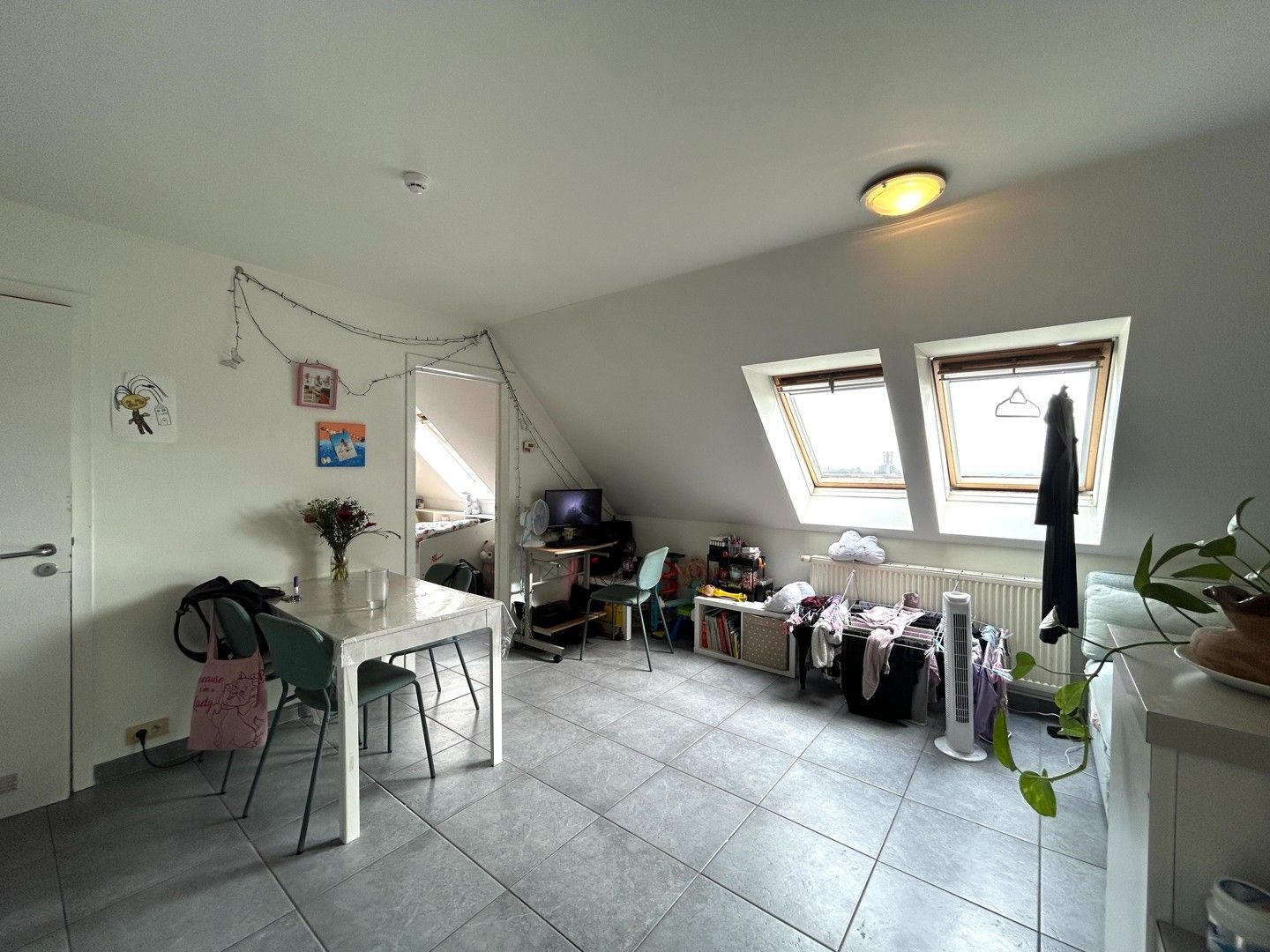 Instapklaar 1-slaapkamerappartement binnen de ring van Tielt! foto 2