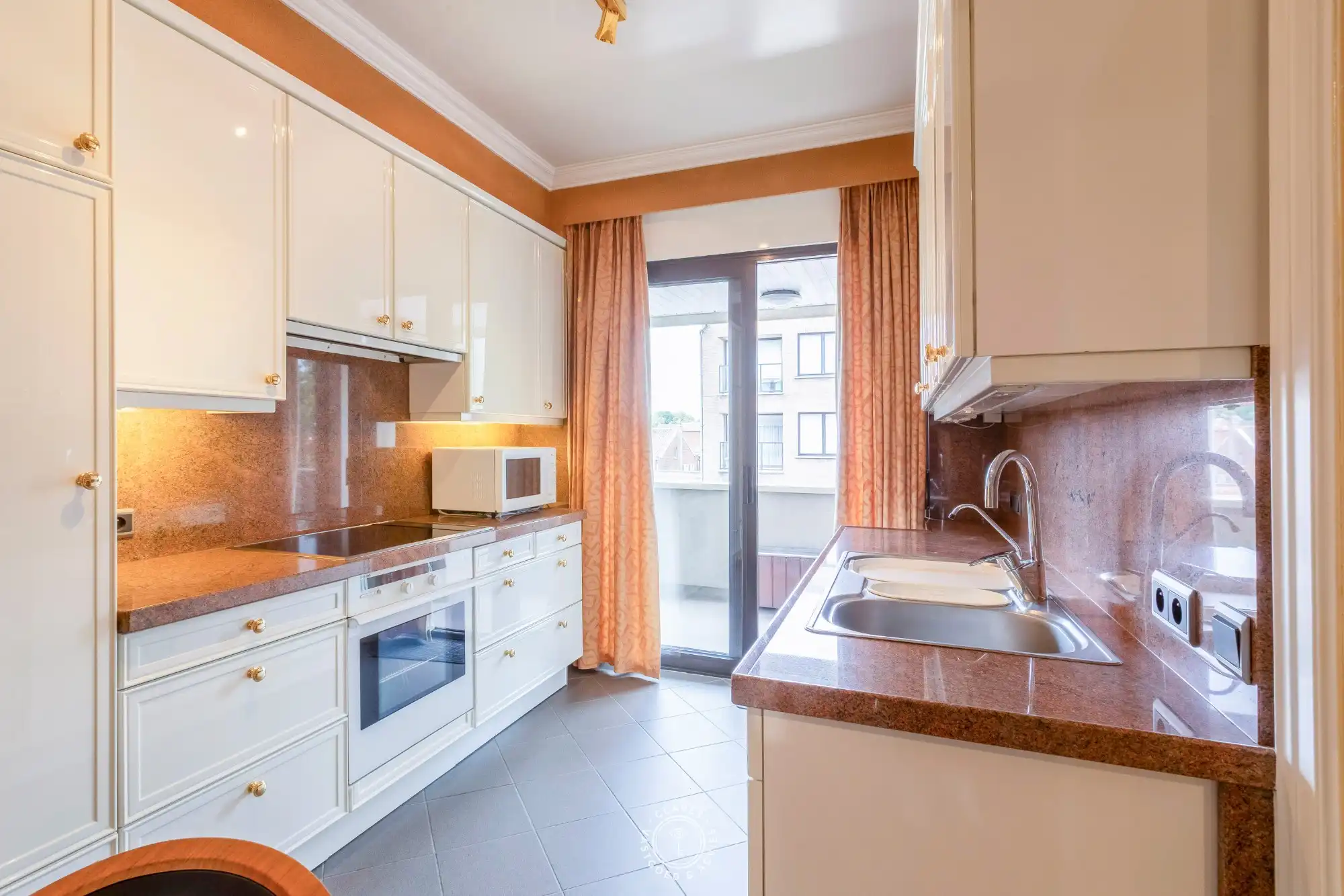 Topgelegen 3 slpk appartement met twee terrassen en zicht op de Grote Markt foto 6