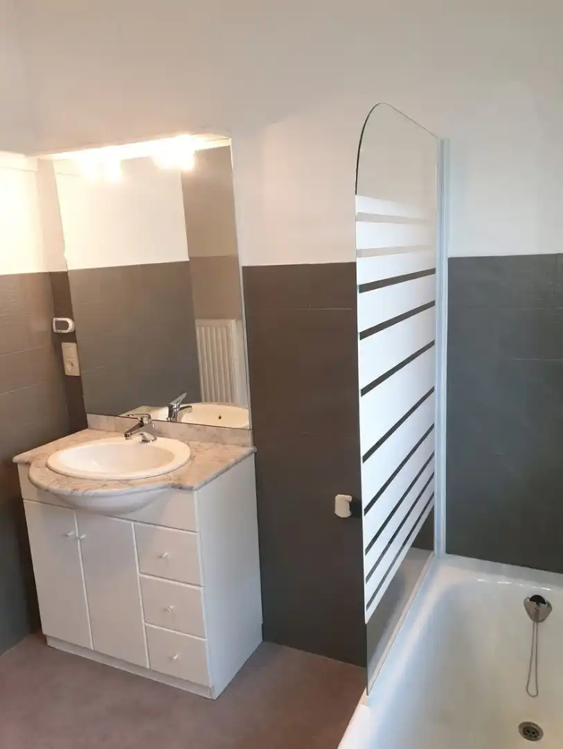 MODERN 2 SLAAPKAMER APPARTEMENT OP WANDELAFSTAND VAN STRAND EN CENTRUM foto 8