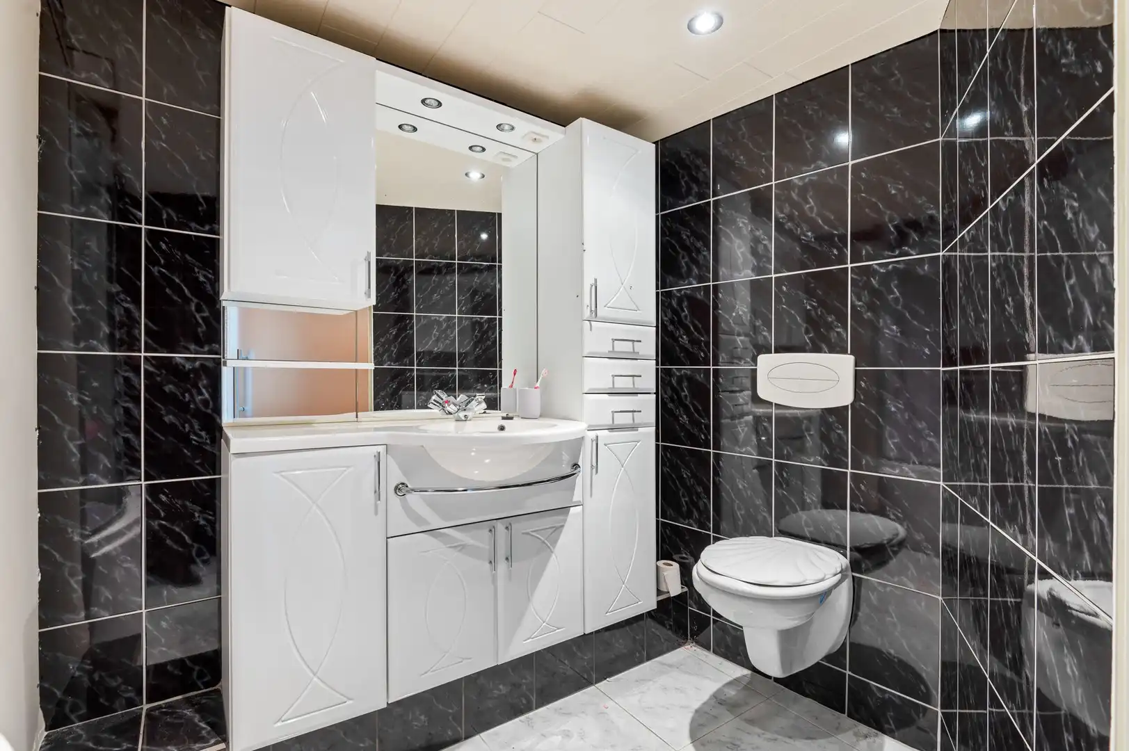 Lichtrijk, energie efficiënt (EPC C) app met zonnige tuin in Schoten foto 12