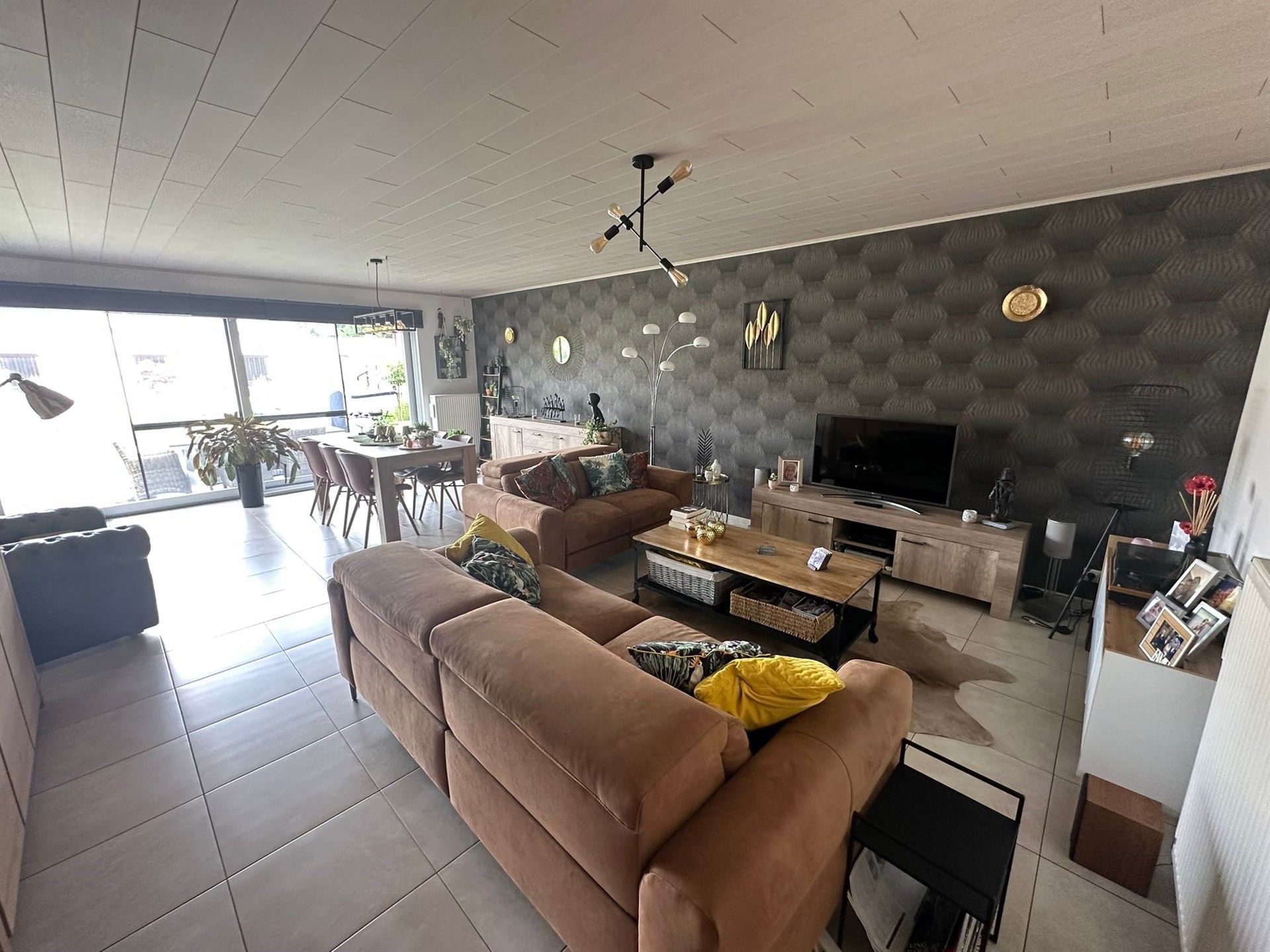 Ruim gelijkvloers appartement met tuin en garage te Hofstade foto 4