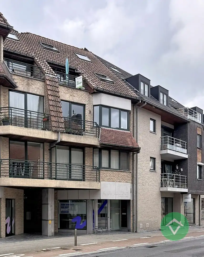 Instapklaar appartement met 4 slaapkamers en 2 badkamers in centrum Gistel foto {{pictureIndex}}
