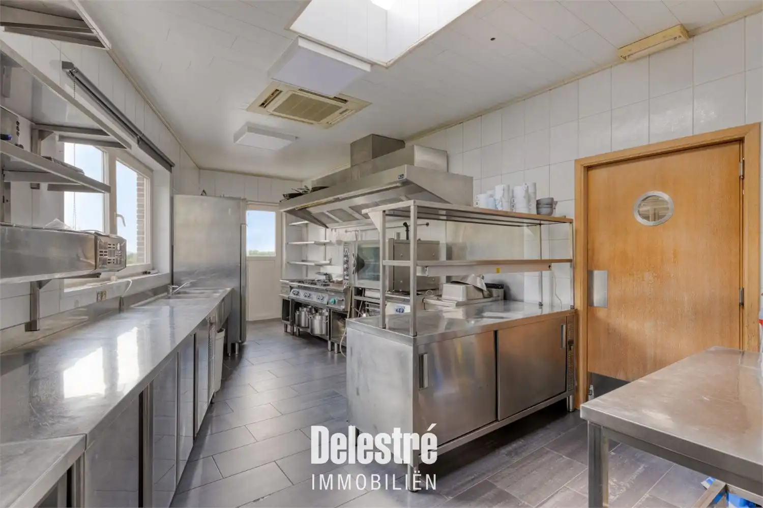 SOLIDE GEBOUW MET UITZONDERLIJKE OPP. 441 M2 foto 18