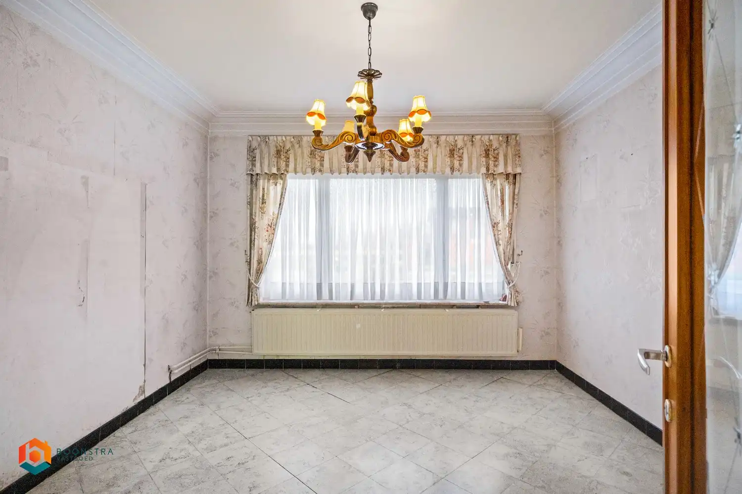 Te renoveren woning met 3 slpkrs en 2 garages in Berlaar-Heikant foto 5