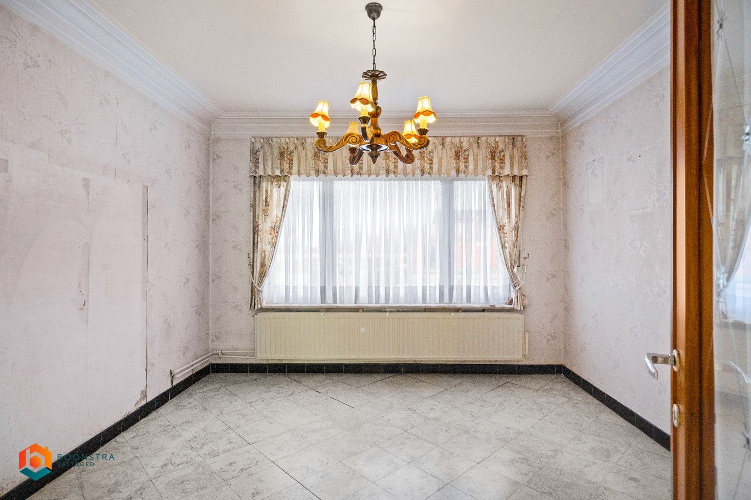 Te renoveren woning met 3 slpkrs en 2 garages in Berlaar-Heikant foto 5