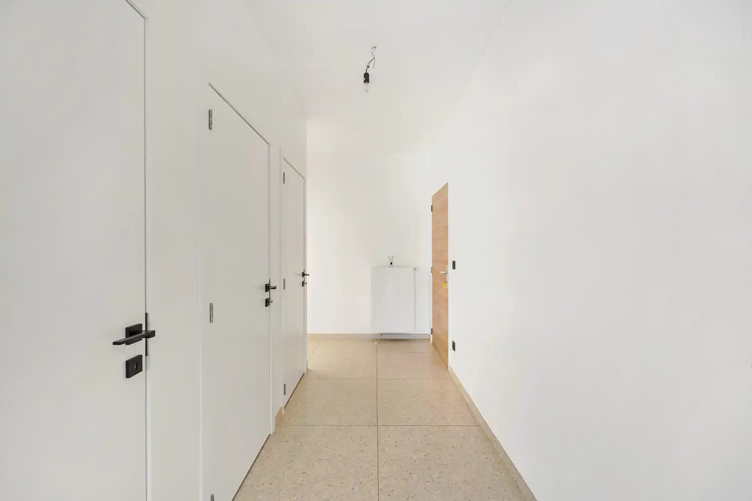 Modern gelijkvloers appartement met een zeer grote tuin (±200m²)  in hartje Sint-Niklaas! foto 19