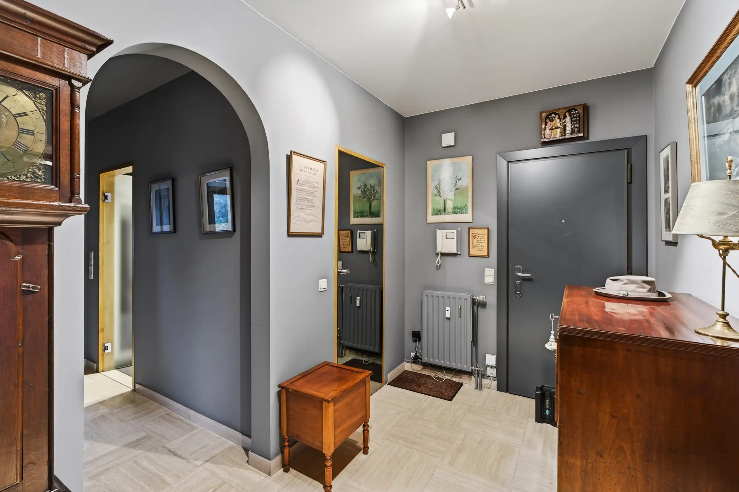 Smaakvol 2 slaapkamer appartement incl. dubbele garagebox foto 10