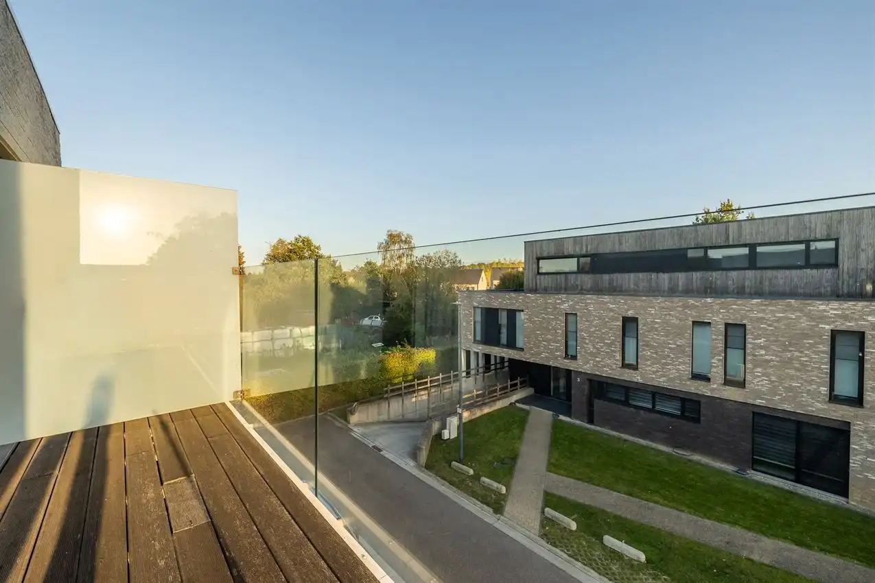 Verrassend ruim duplexapppartement met 3slk foto 16
