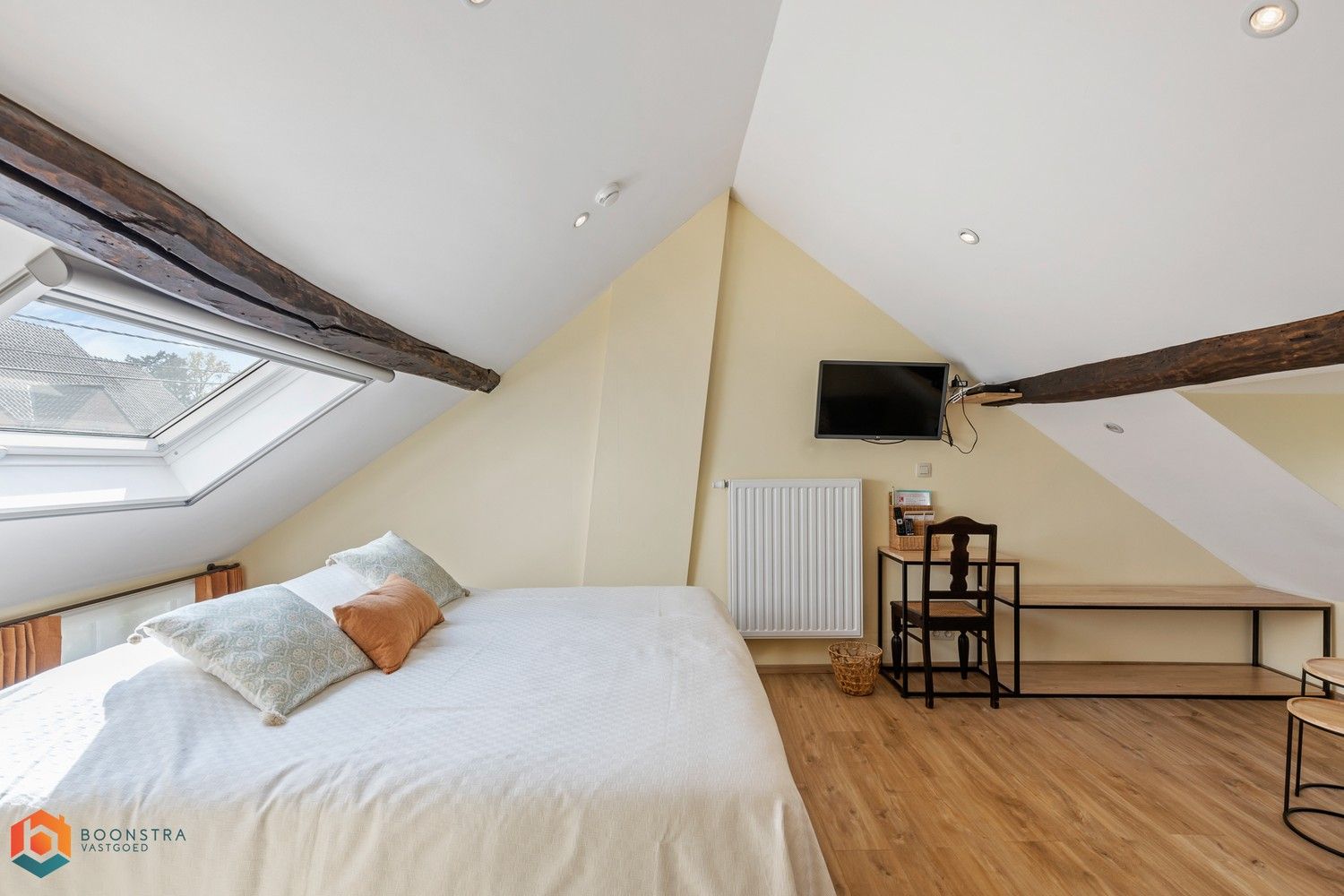Recent gerenoveerde hoeve met 4 (à 5) slpkrs foto 25