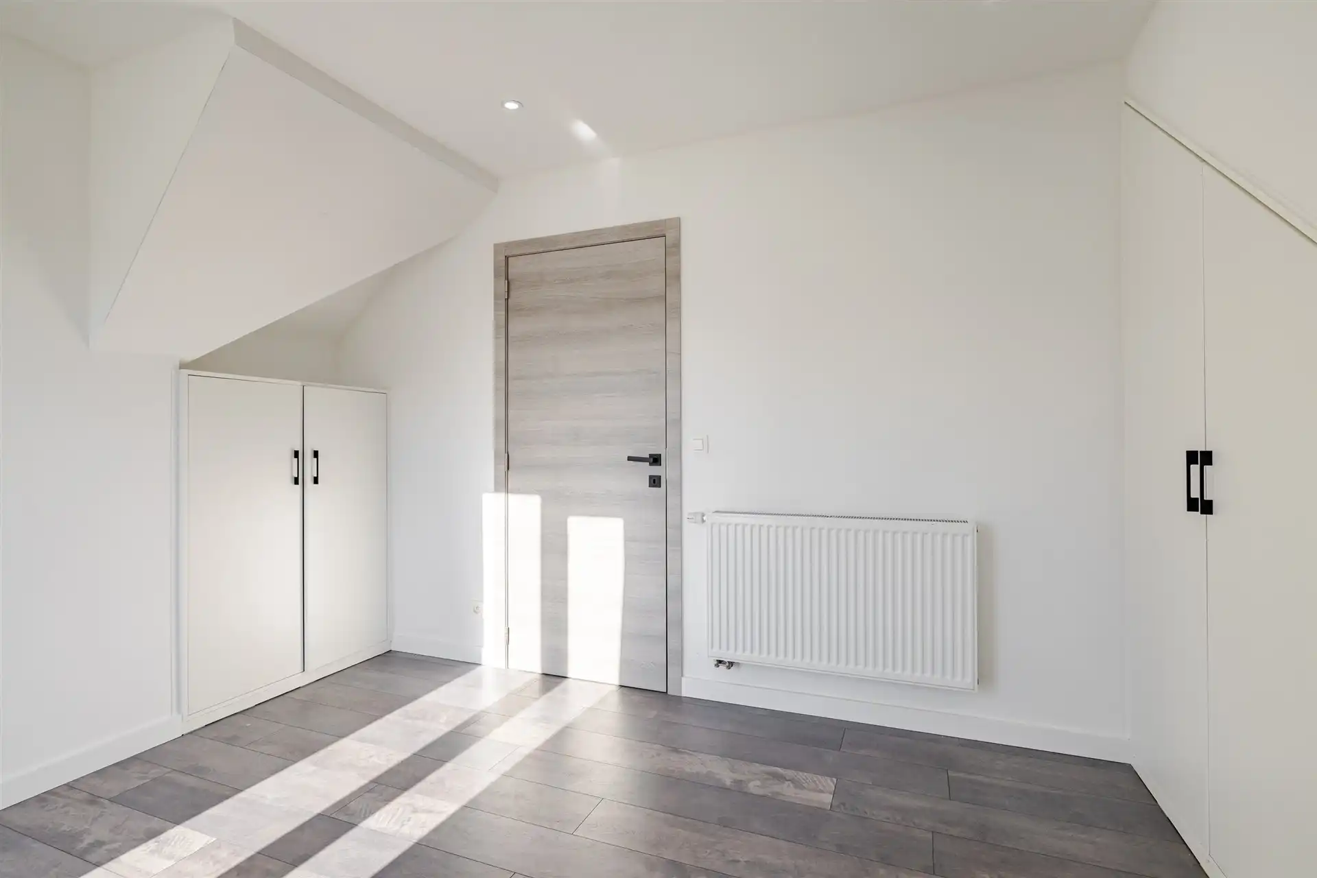 Top gerenoveerde woning met 4 slks, garage en terrassen foto 13