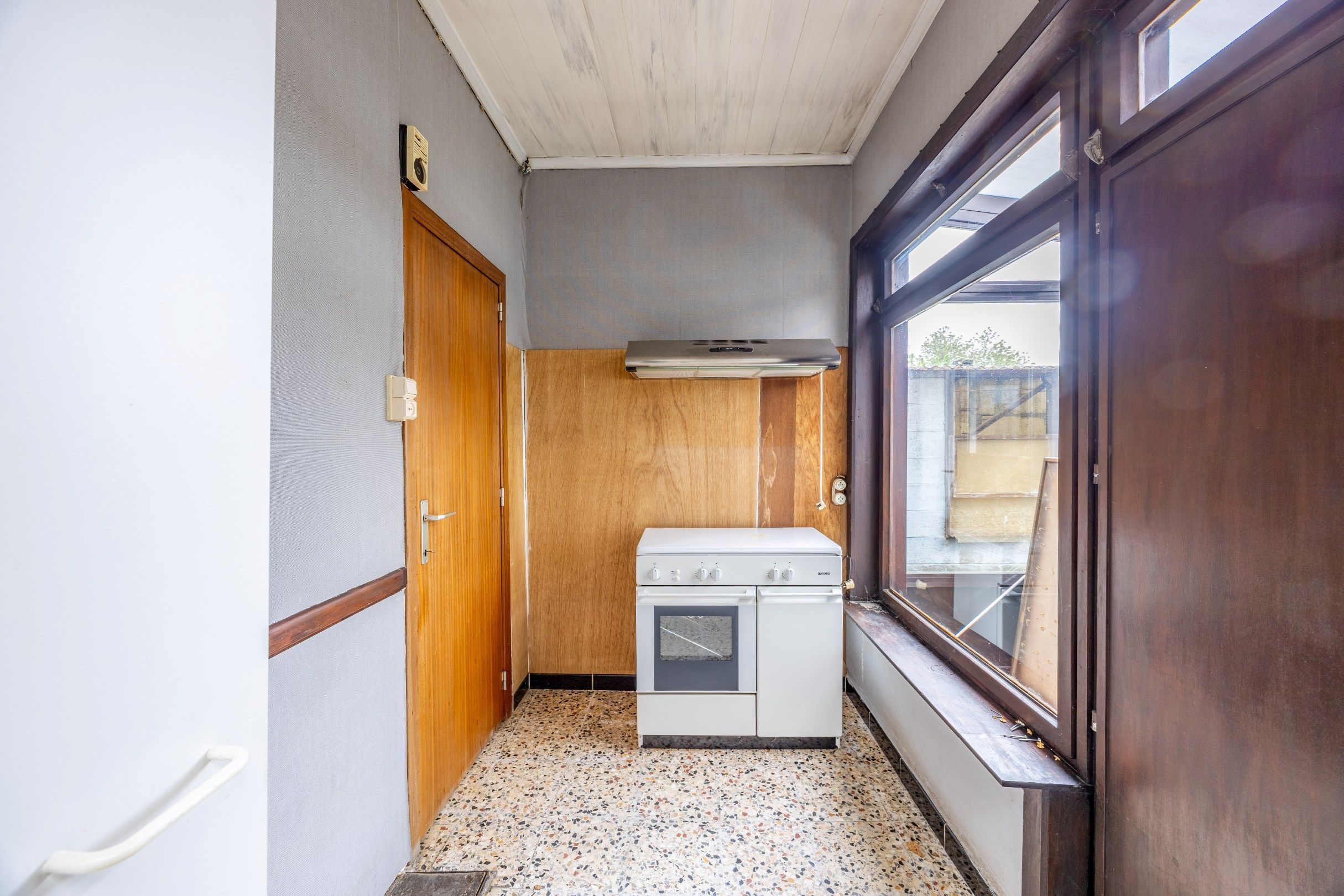 TE RENOVEREN WONING MET TUIN EN GARAGE foto 7