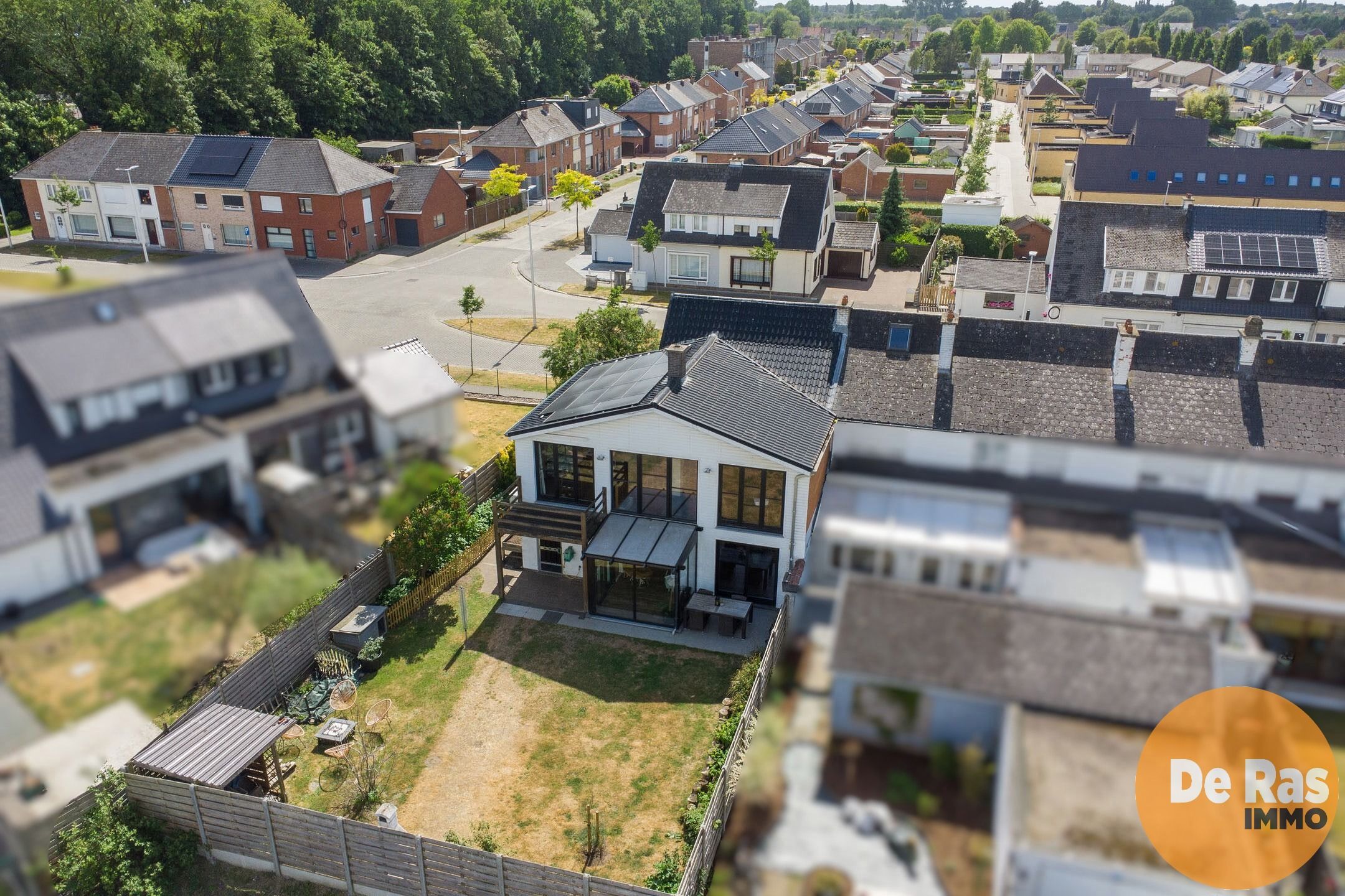 ZELE- Gezellige halfopen bebouwing– Instapklaar & vol charme foto 3