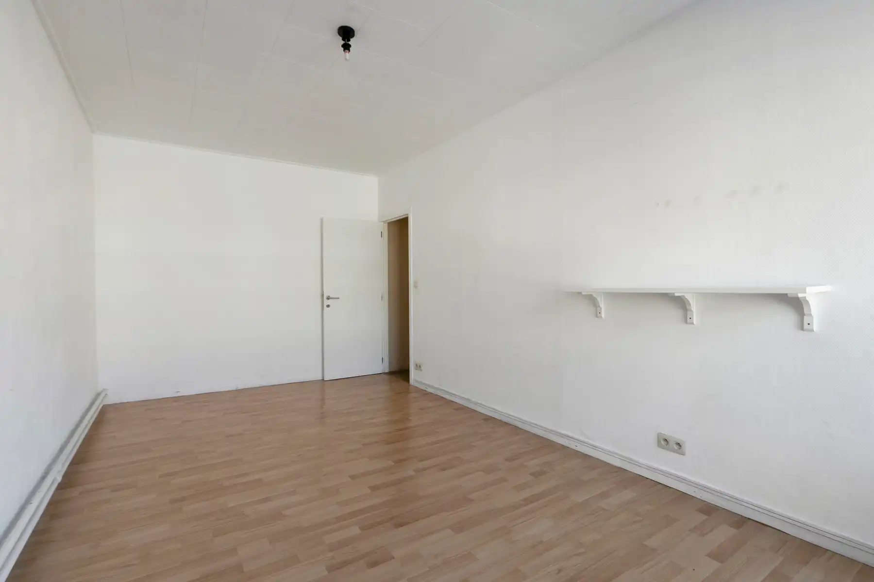 Ruim appartement nabij centrum Merchtem foto 14