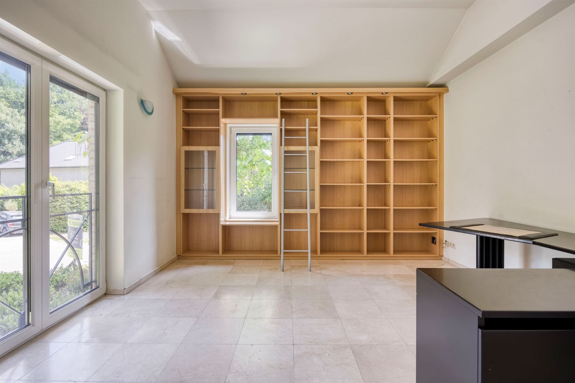 Prachtige moderne villa in rustige wijk foto 16