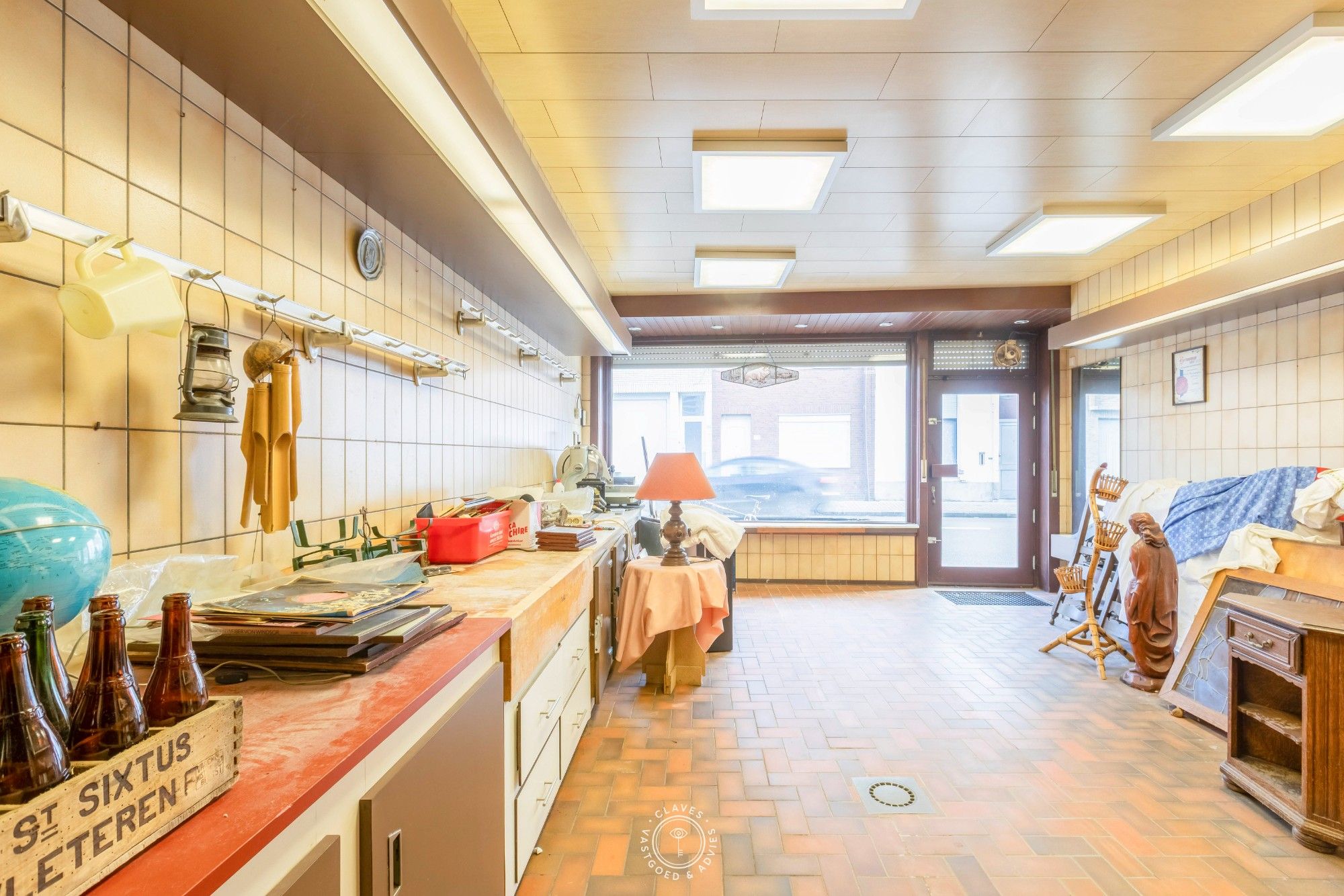 Art-deco woning met handelsruimte en garage foto 3