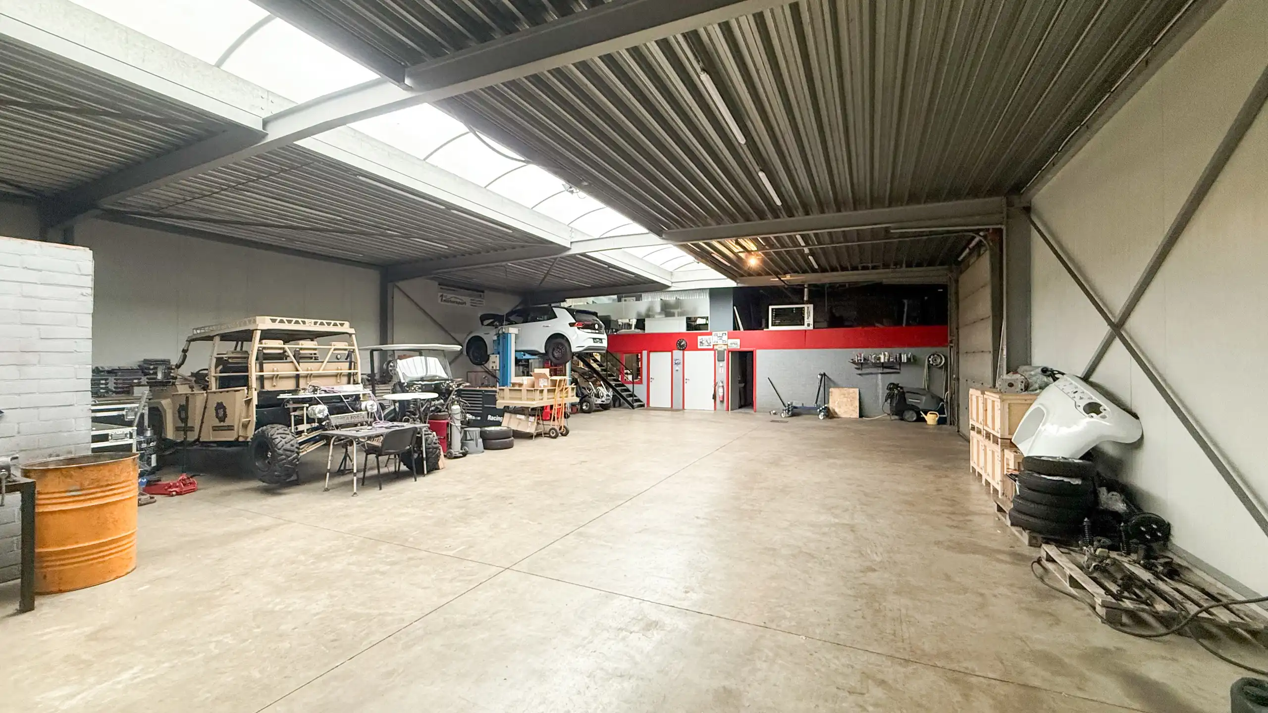 Perfect onderhouden magazijn met gelijkvloerse woning! foto 6