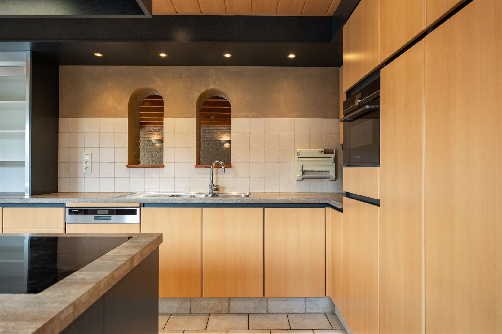 Woning in zuiderse stijl met ruim bijgebouw op Zuid perceel. foto 12