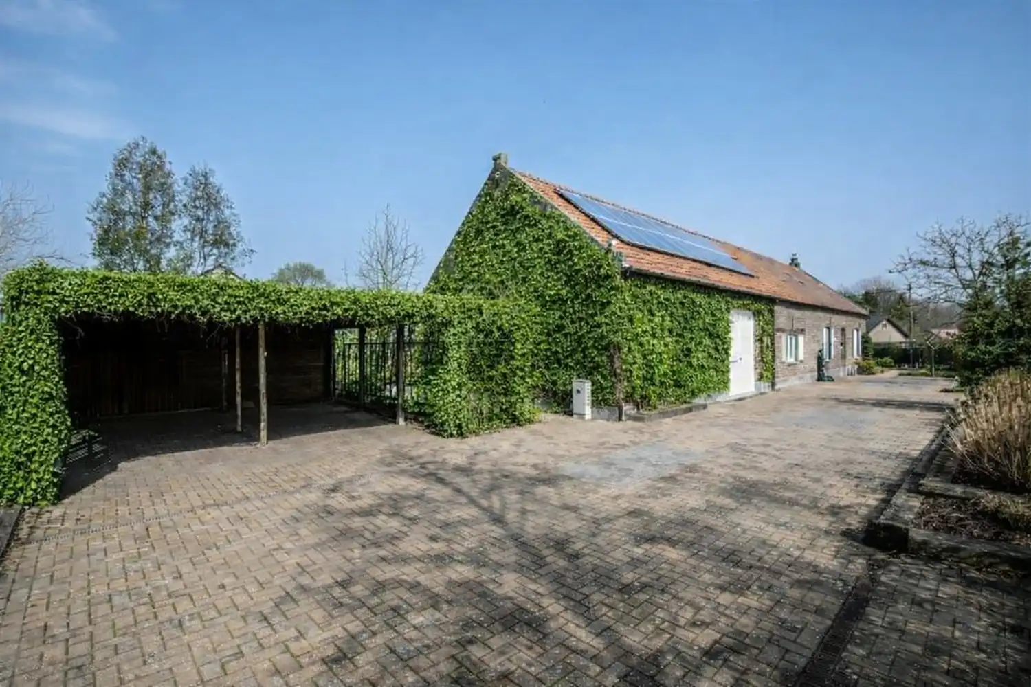 Energiezuinige langgevelhoeve op een uniek perceel vlakbij Maaseik foto 2