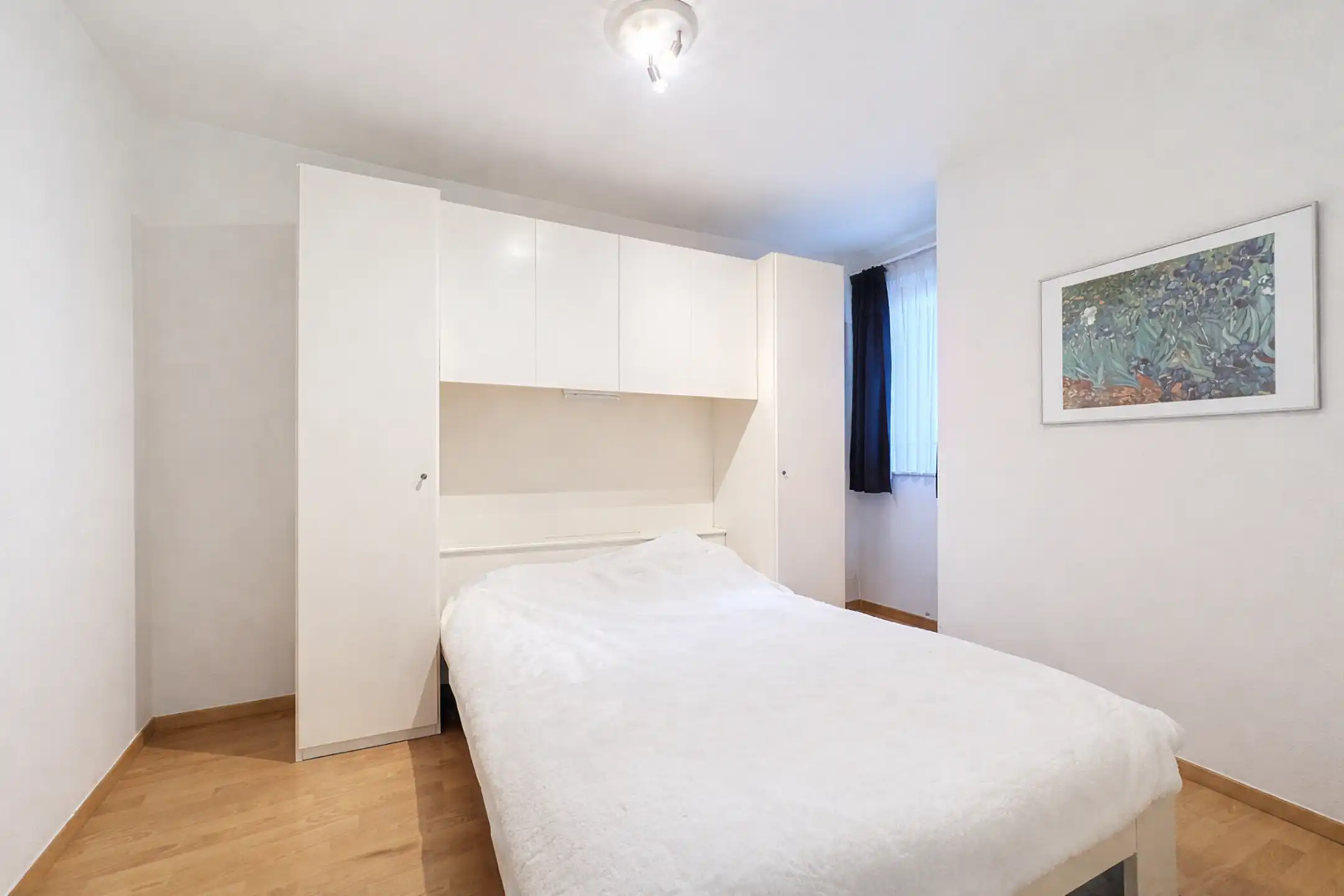 Gemeubeld appartement met één slaapkamer + bureau foto 5