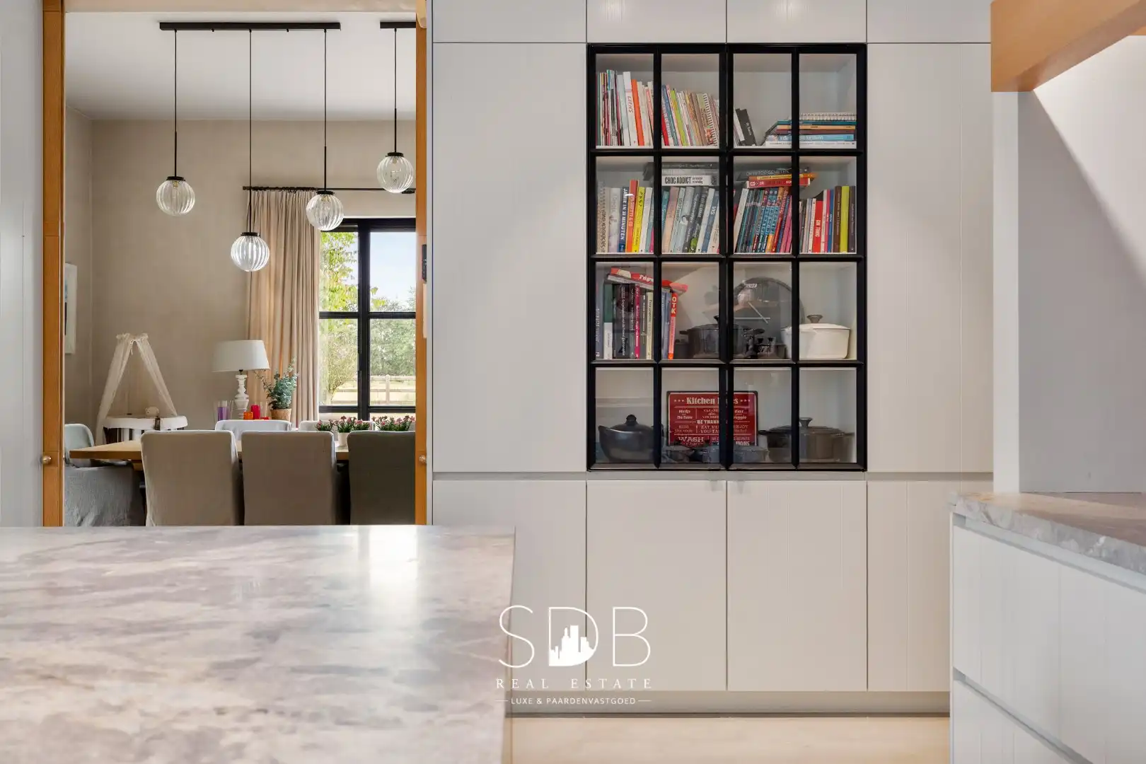 Prachtige villa met hippische accommodatie en graslanden mogelijkheid tot 23 ha foto 13