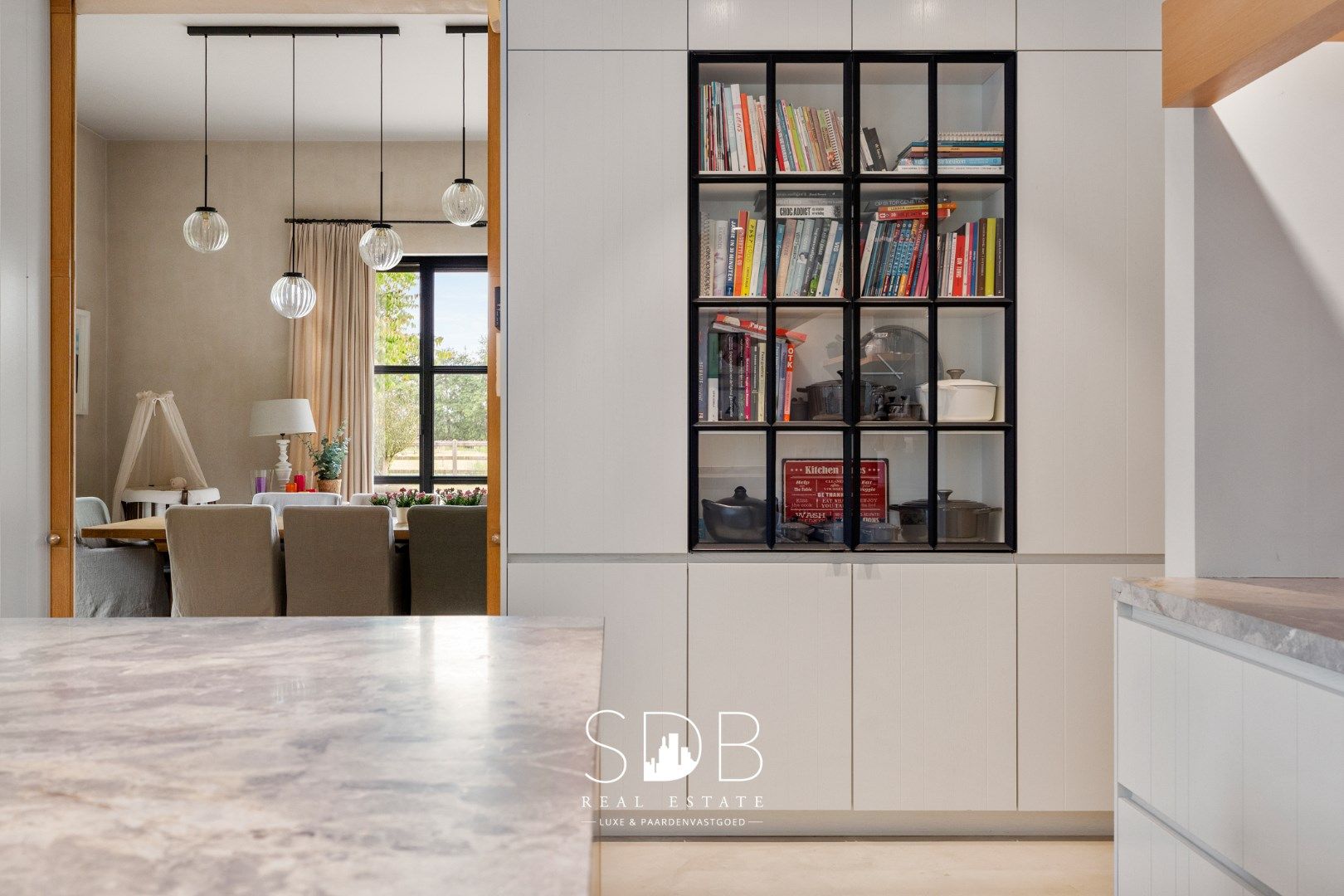 Prachtige villa met hippische accommodatie en graslanden mogelijkheid tot 23 ha foto 13