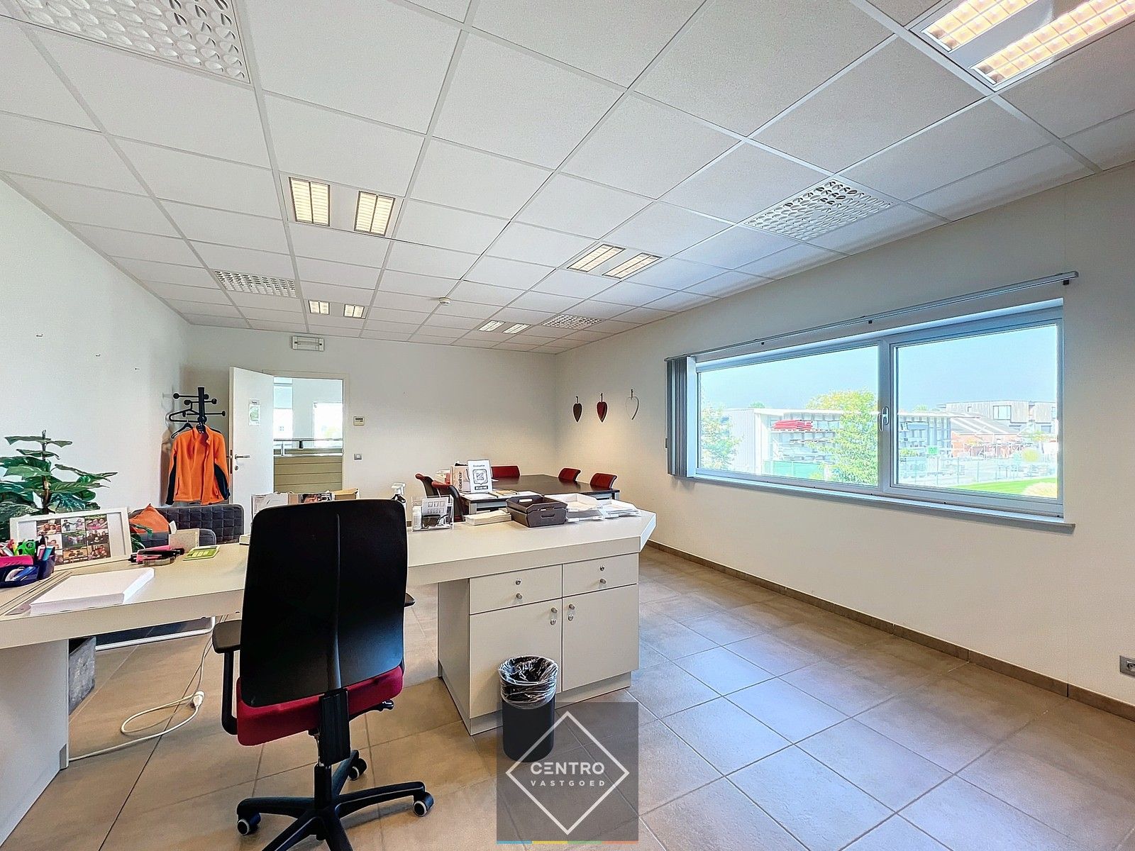 Instapklaar PERFECT onderhouden multifunctioneel BEDRIJFSPAND (1.180 m²) voor handel, kantoor of dienstensector (huidige uitbating: opleidingscentrum) ! foto 38