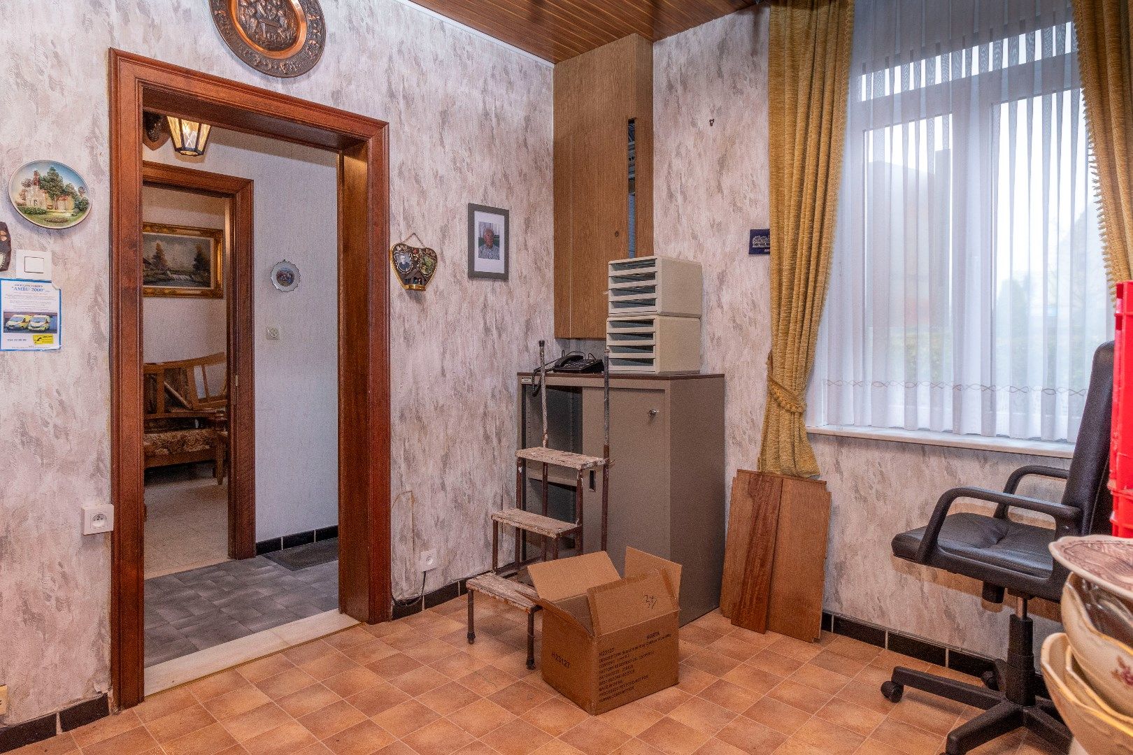 Te renoveren woning te Meerbeke foto 6