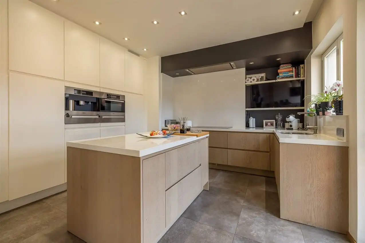 Tijdloze residentie met iconisch uitzicht foto 9