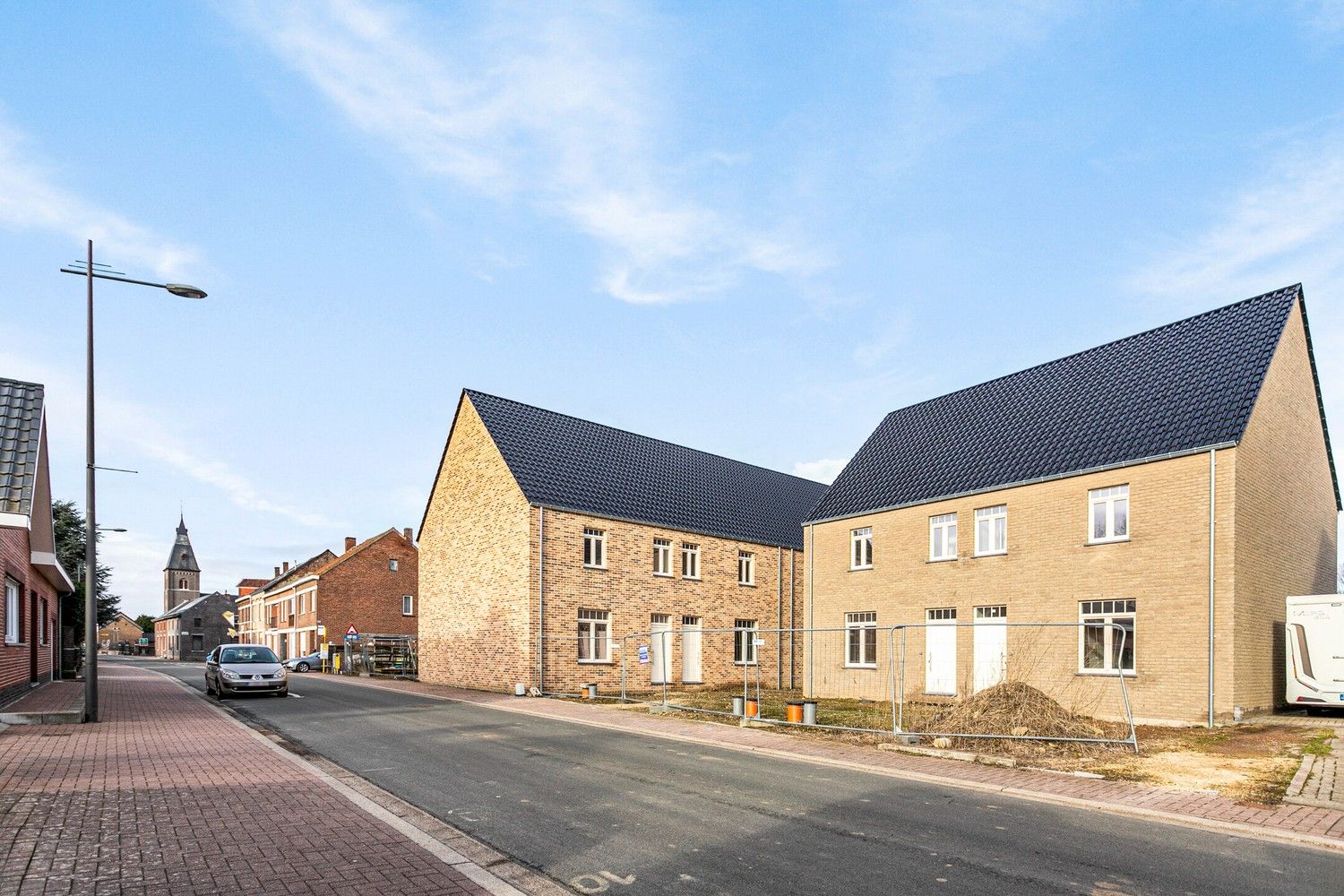 Nieuwbouwwoning met 3 slaapkamers te Maasmechelen foto {{pictureIndex}}