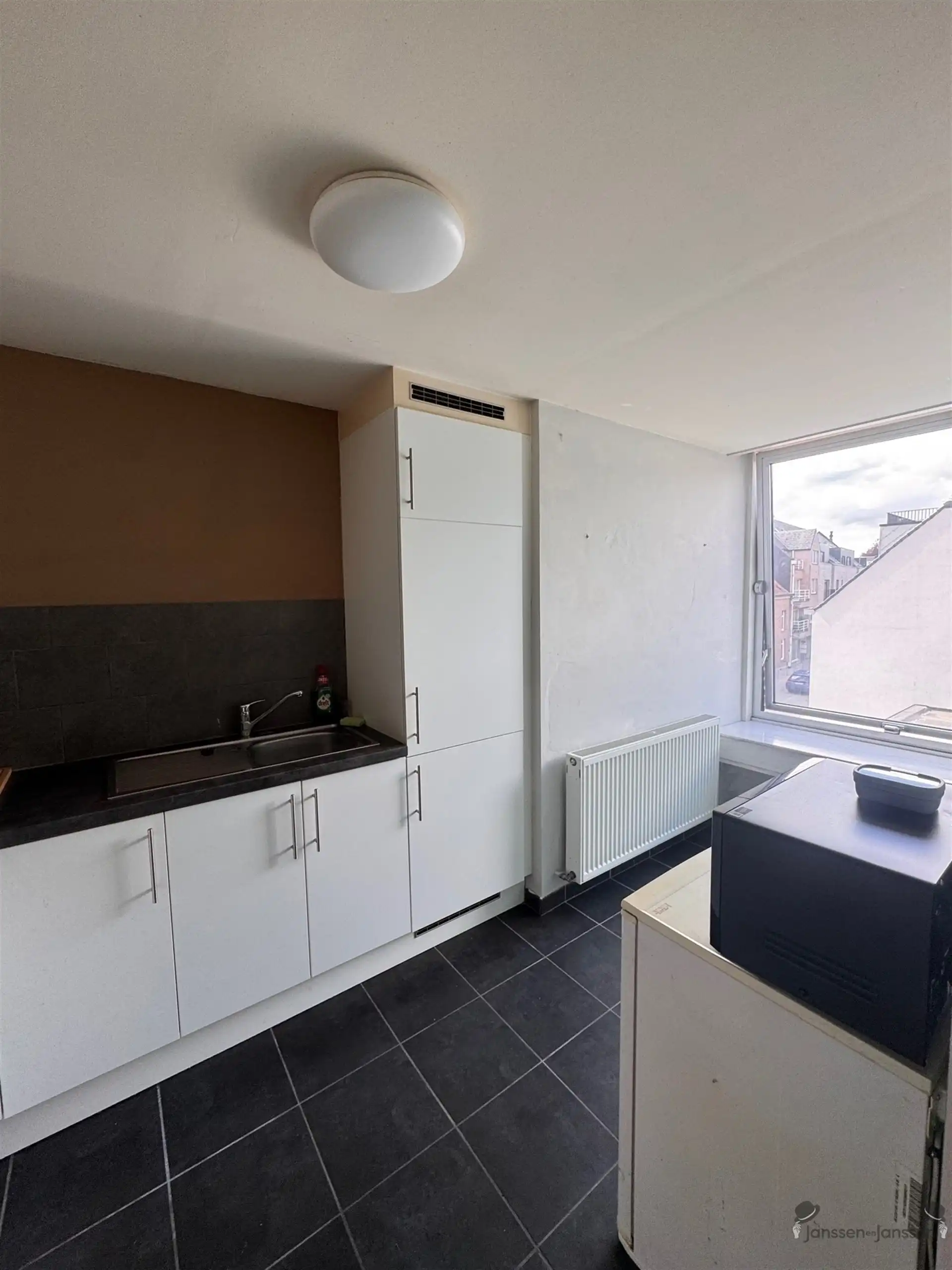 centraal gelegen appartement met 2 slaapkamers foto 6