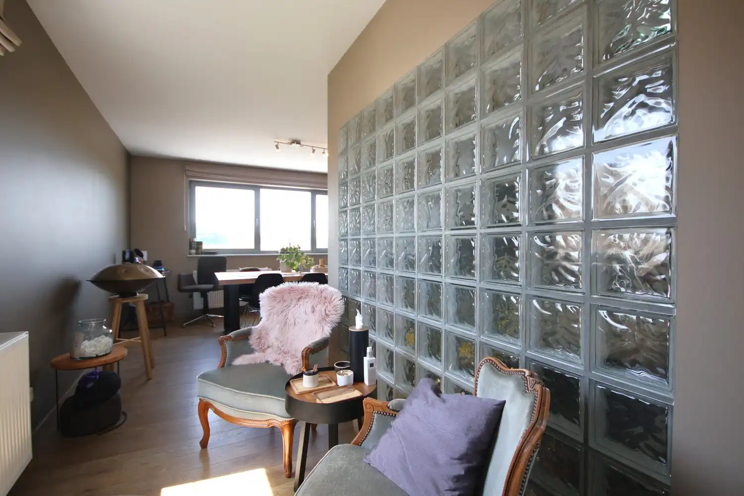 Zeer ruim duplexappartement met 3 slaapkamers in een groene omgeving foto 14