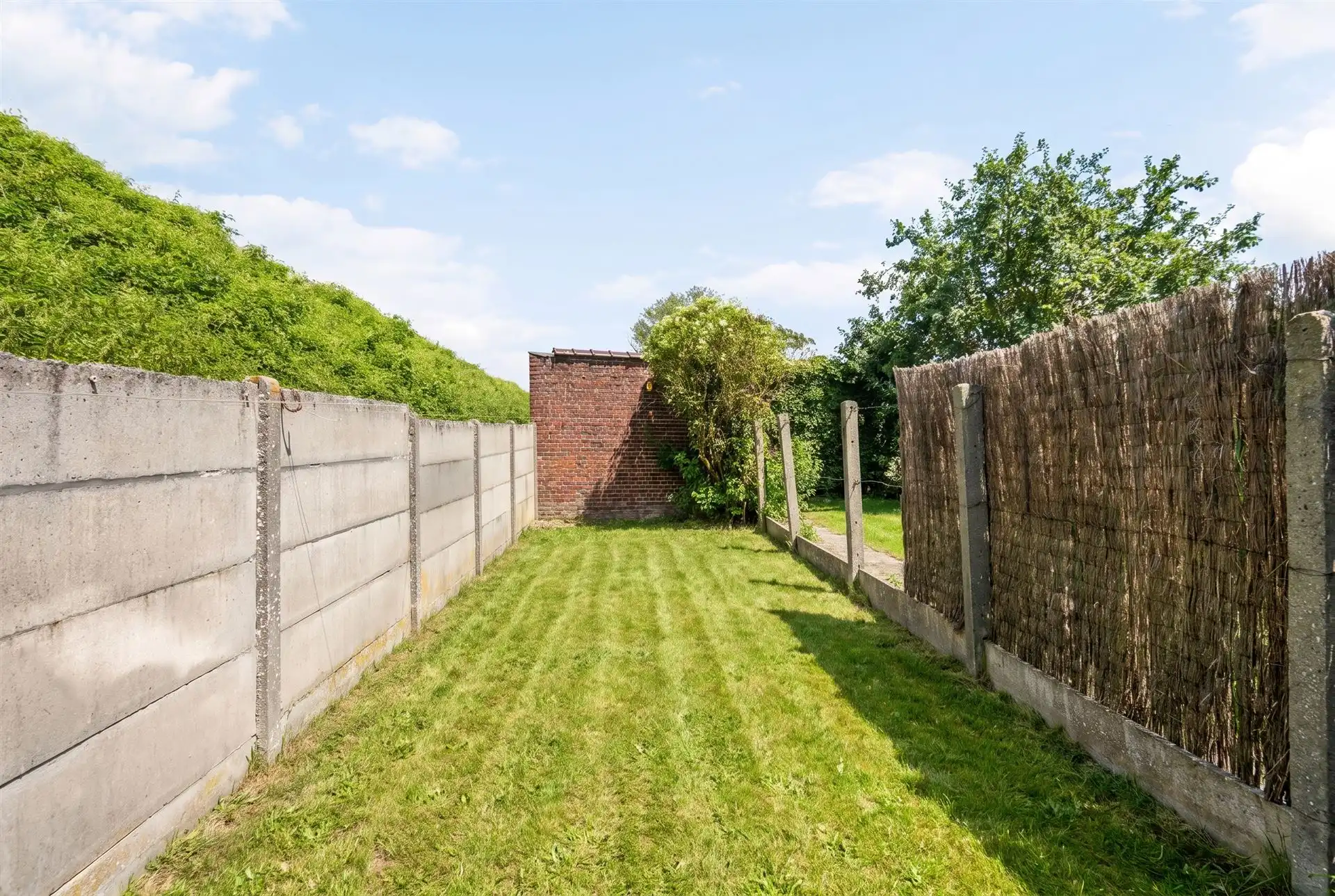Ruime renovatiewoning met 3 slaapkamers en tuin in Ronse! foto 4
