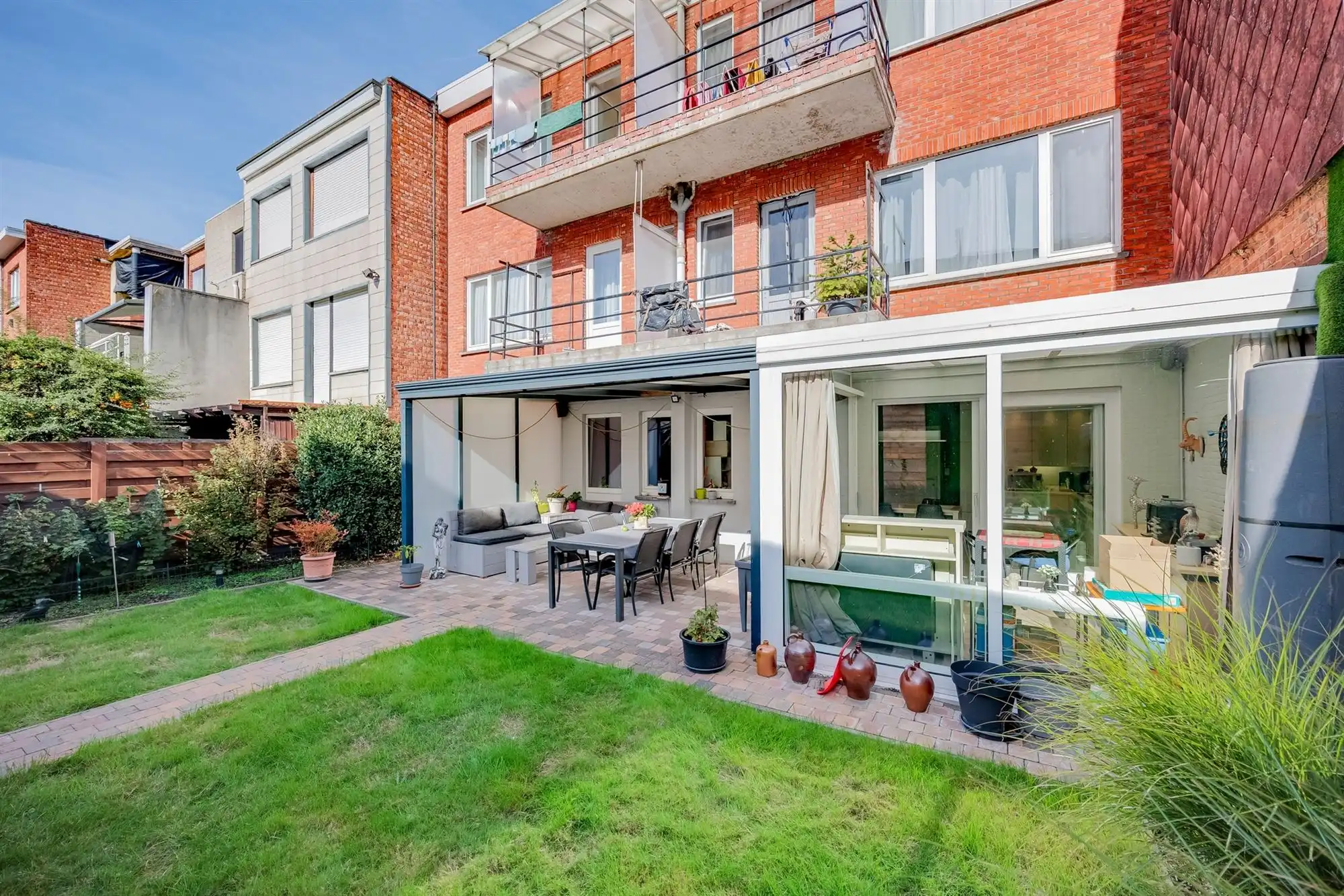 Ruim appartement met 3 slaapkamers, 2 badkamers en fantastische tuin! foto 17