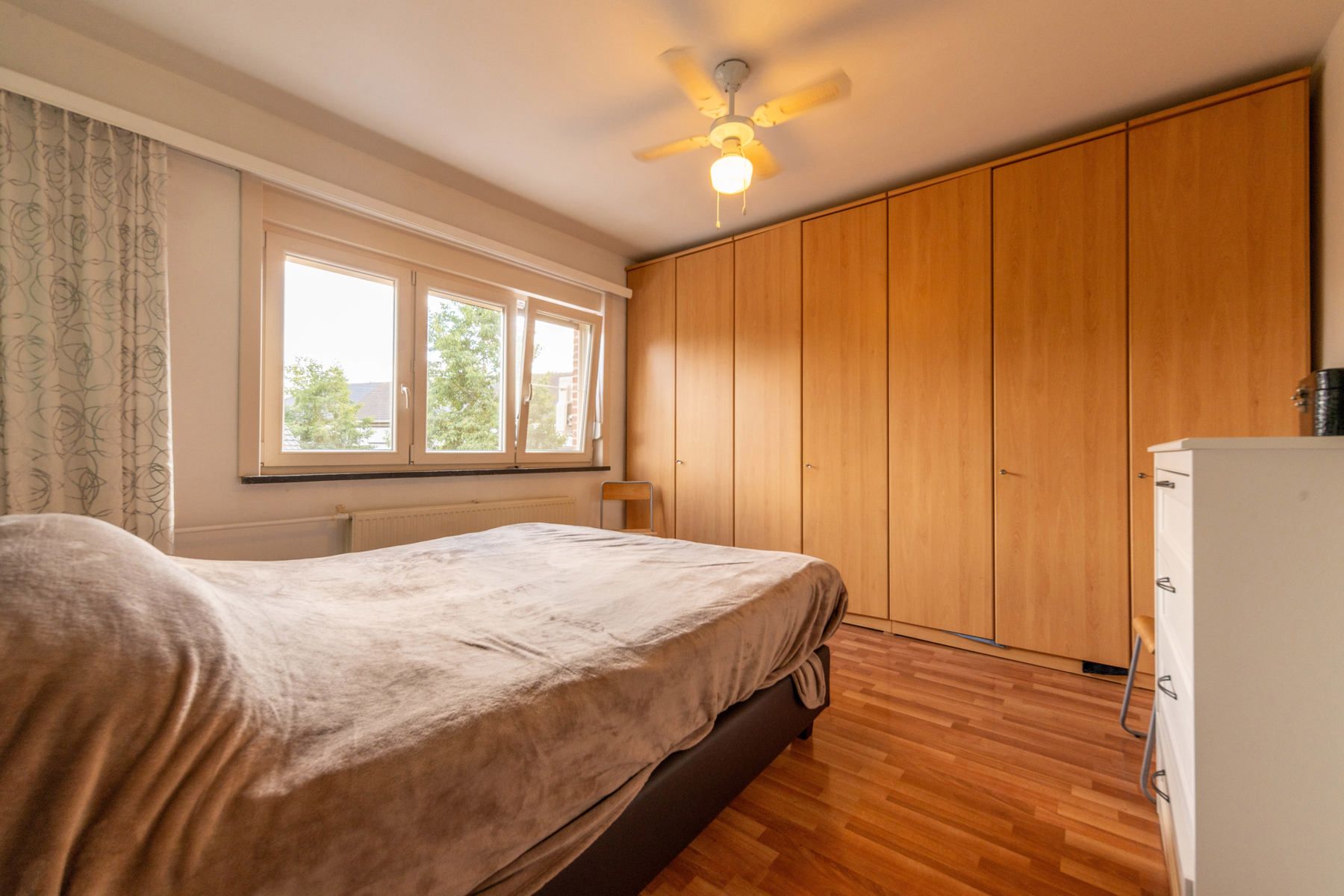 Ruime en lichtrijke halfopen bebouwing te Schelle. foto 5