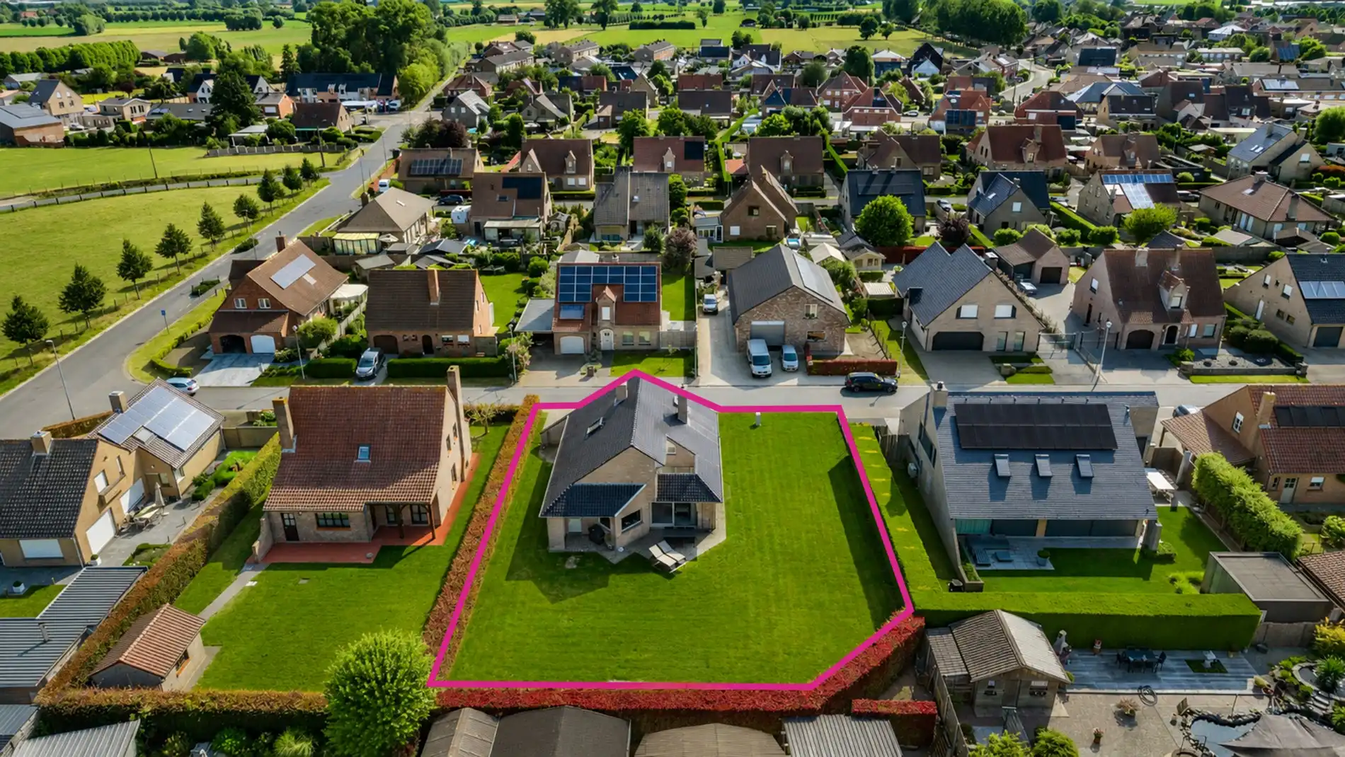 Charmante, instapklare alleenstaande villa in rustige en mooie woonwijk foto 22