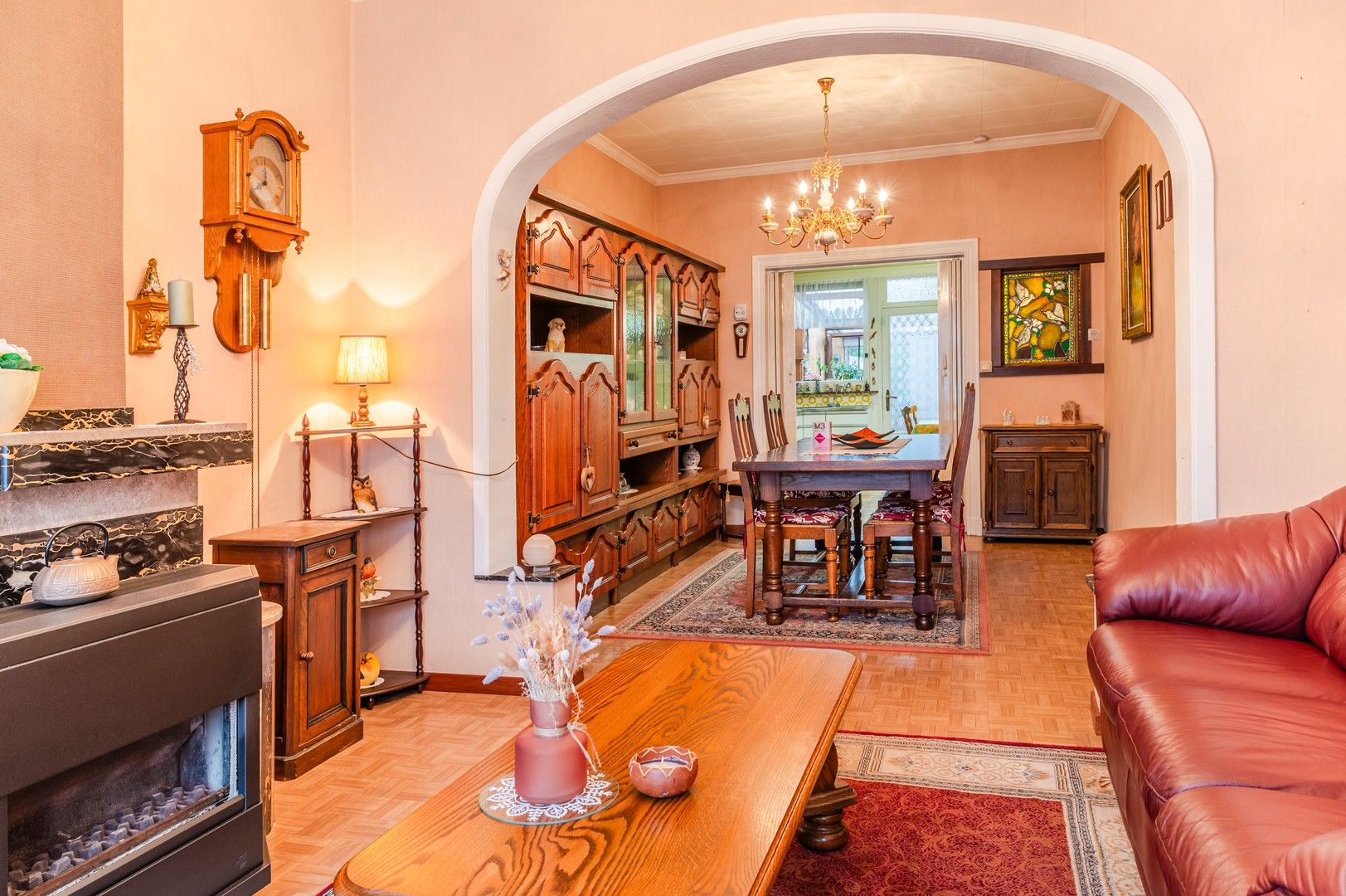 Te renoveren woning met grote tuin foto 3