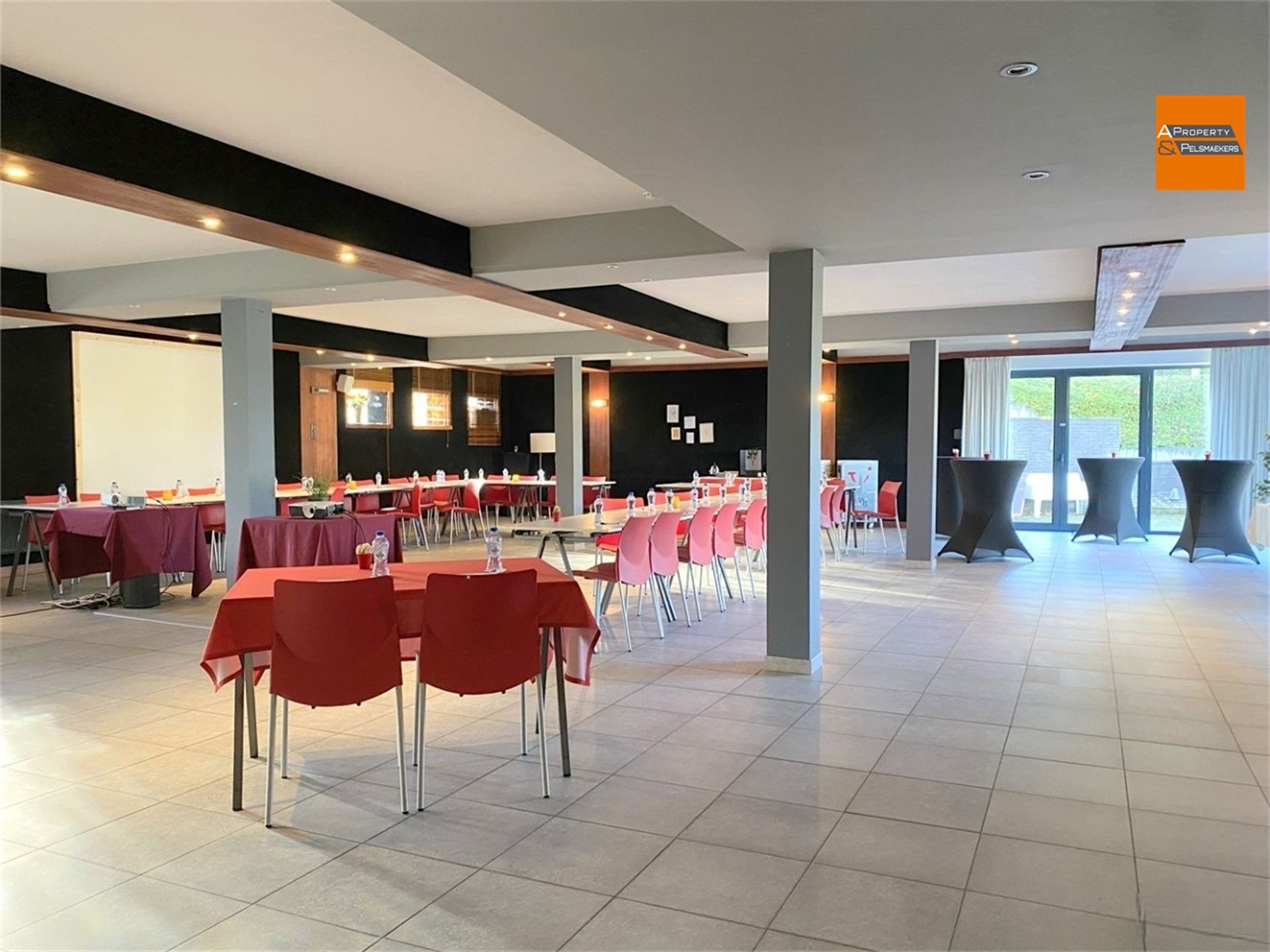 Hotel met 24 kamers foto 9