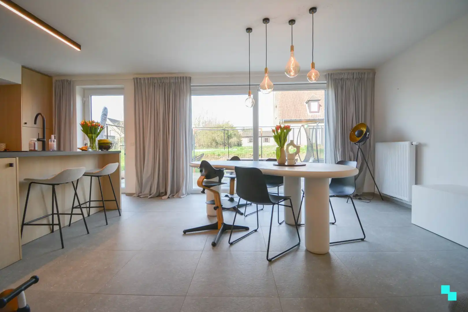 Recente gezinswoning op kindvriendelijke ligging te Hooglede foto 4