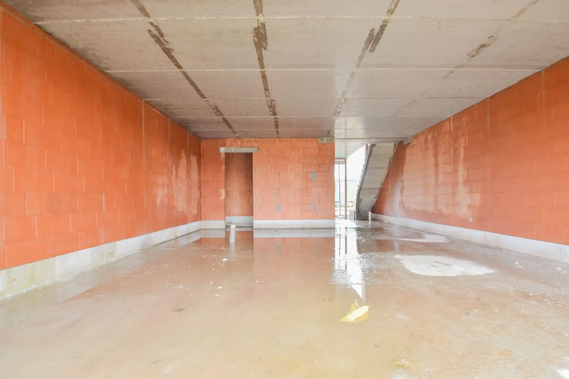 Nieuwbouwwoning met tuin & parking in een doodlopende straat foto 10