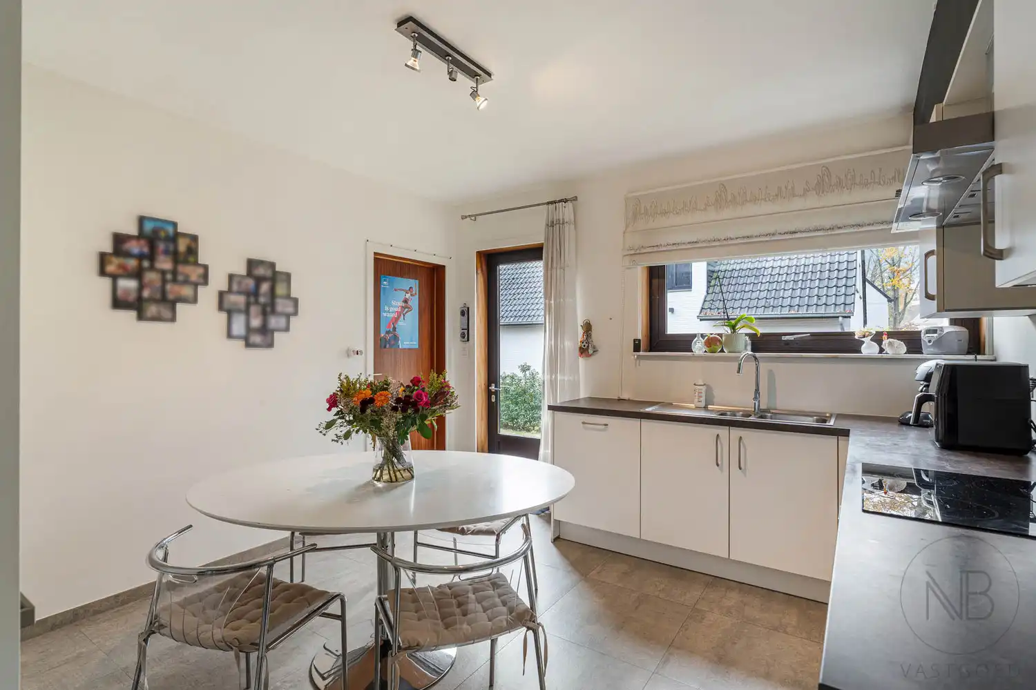 Ruime woning op zuidgericht perceel (17a54ca) in residentiële buurt te Bret (Genk)! foto 6