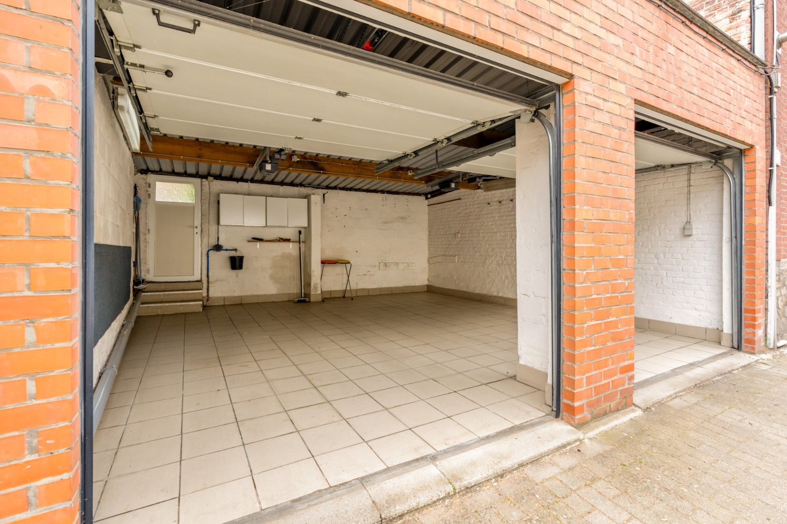 Prachtig herenhuis met 4 slaapkamers, tuin en dubbele garage in Tongeren centrum foto 29