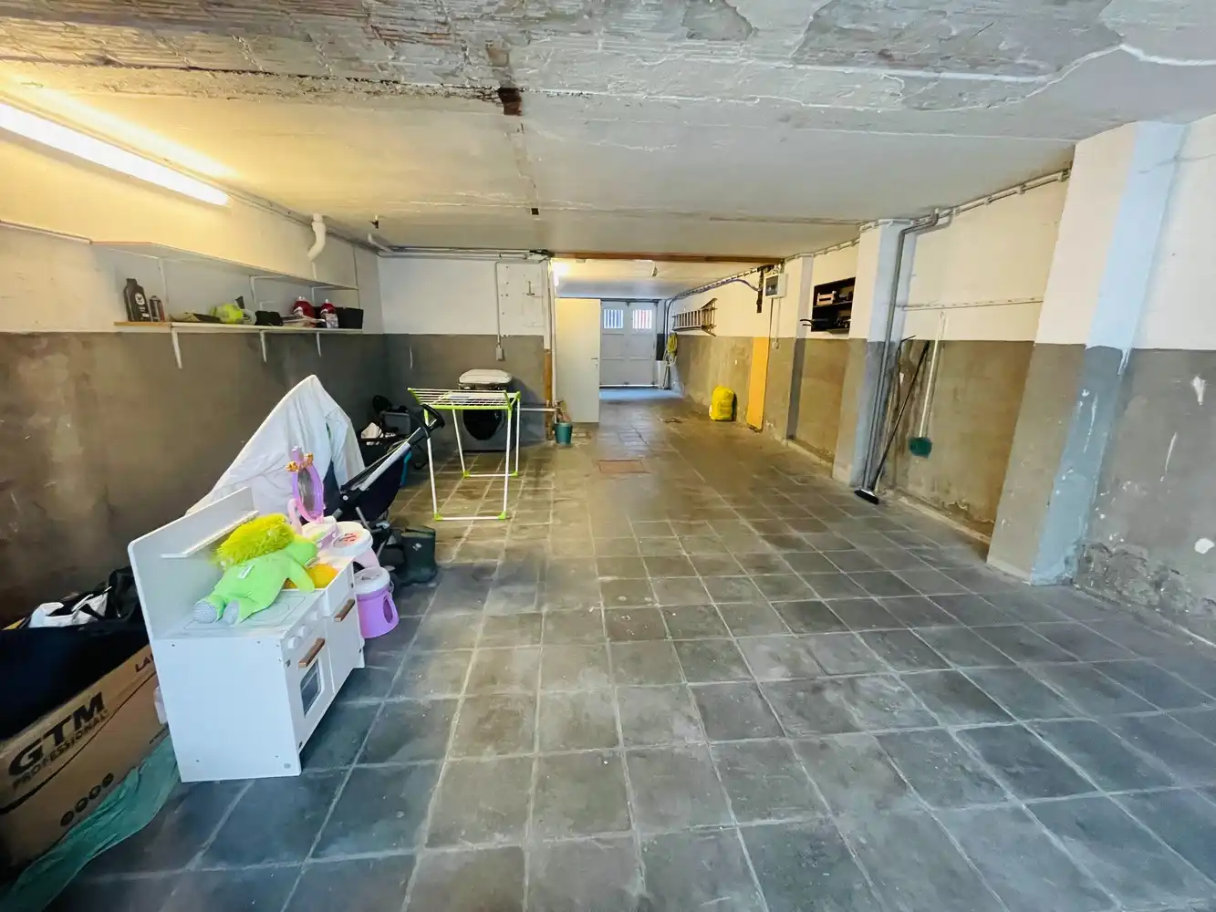 Brugge centrum, vlakbij Smedenpoort , Vestingen , t' Zand en station Ruime degelijk GEBOUWDE BEL-ETAGE  WONING met  GARAGE van circa 90 m³, 3 SLPKS en zonneterras. foto 18