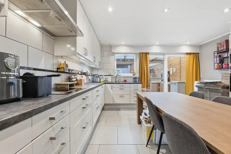 KNAPPE, ENERGIEZUINIGE GEZINSWONING MET GARAGE EN TUIN IN TONGEREN foto 8