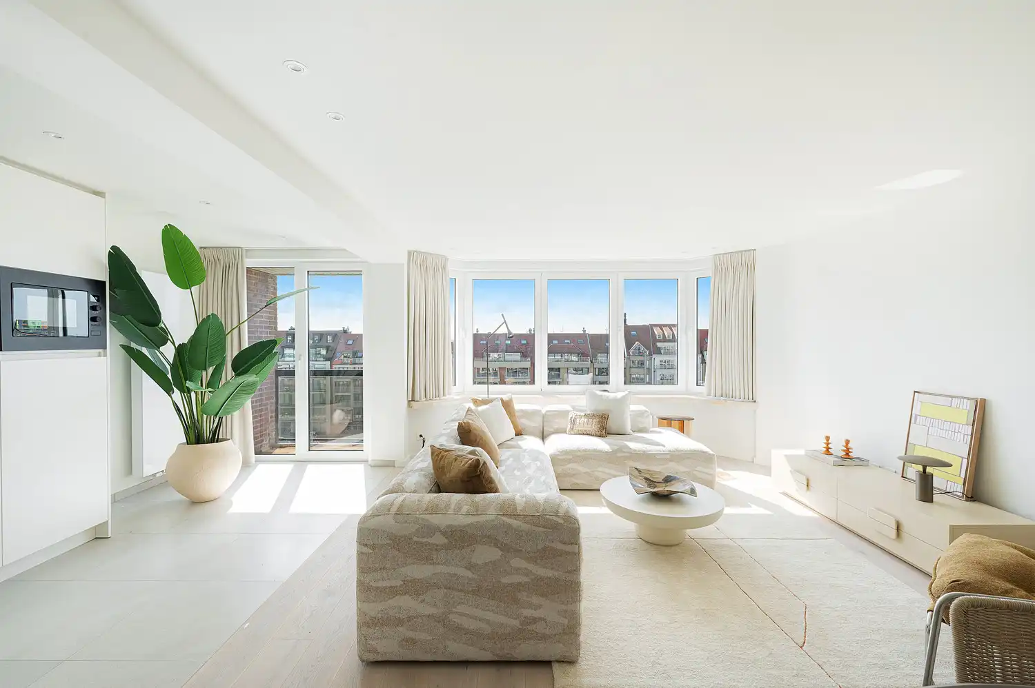 Prachtig vernieuwd appartement met open zichten en terrassen foto 2