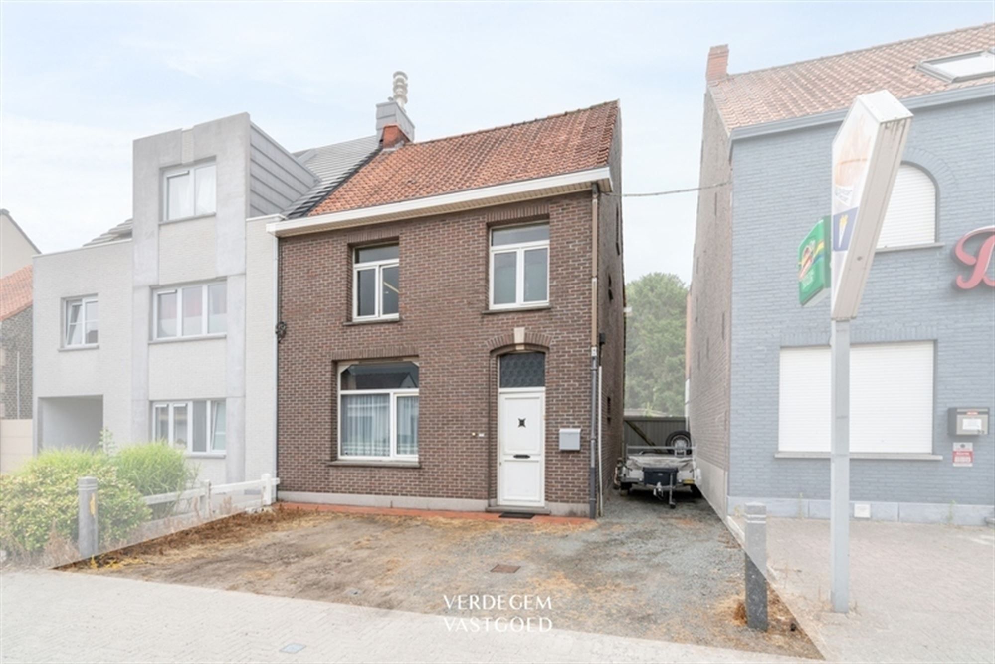 Halfopen woning met 3 slaapkamers, garage en perceel van 660m² foto 19