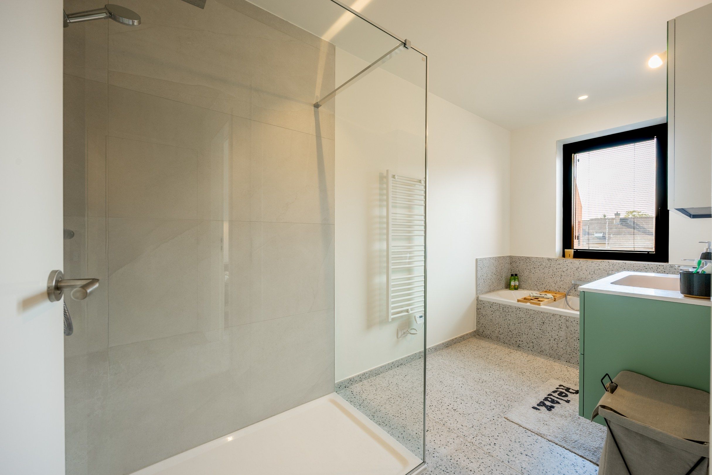 RUIME, KLASSEVOLLE EN ENERGIEZUINIGE WONING  foto 10