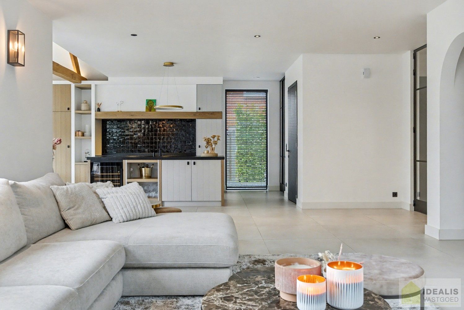 IDEALIS VASTGOED - BIJZONDERE EN HOOGWAARDIG AFGEWERKTE VILLA OP GEGEERDE LOCATIE foto 13